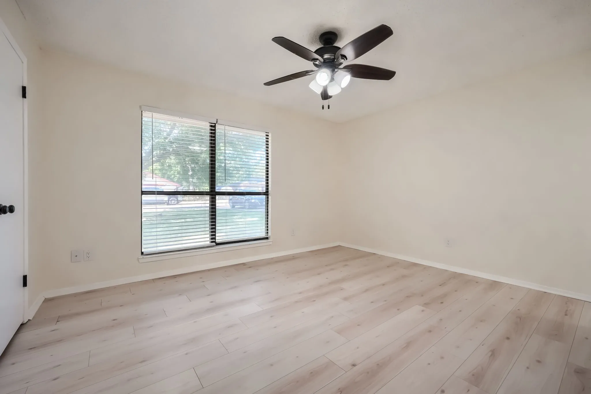 Single Family Residence For Sale in Hunt County , 3135 Maple Avenue, Greenville, Texas 75402, 3 Bedroom, 2 Bathroom, 1 Garage spaces, 1,542 Sqft, built in 1979, mls#21354535, Real Estate Agent in Greenville, Homes For Sale in Hunt county, Homes For Sale in Greenville, Realtor in Greenville Texas, Real Estate Brokerage Independent Realty Texas, Luminita Cordes Realtor
