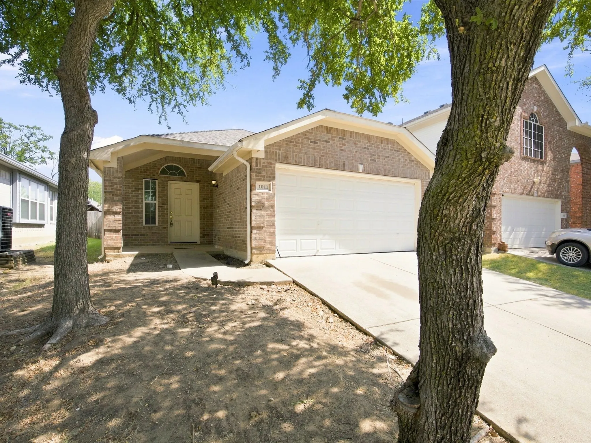 Single Family Residence For Sale in Denton County , 1011 Cruise Street, Denton, Texas 76207, 3 Bedroom, 2 Bathroom, 2 Garage spaces, 1,327 Sqft, built in 2004, Price $249,900, mls#21351524, Real Estate Agent in Denton, Homes For Sale in Denton county, Homes For Sale in Denton, Realtor in Denton Texas, Real Estate Brokerage Independent Realty Texas, Luminita Cordes Realtor