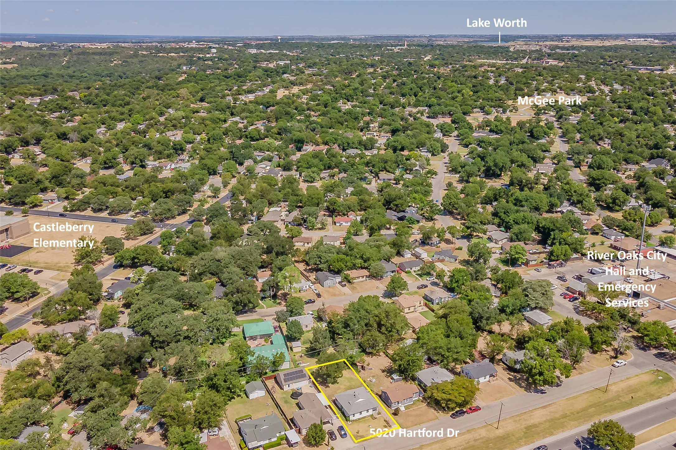 Single Family Residence For Sale in Tarrant County , 5020 Hartford Drive, River Oaks, Texas 76114, 3 Bedroom, 1 Bathroom, Garage spaces, 1,263 Sqft, built in 1943, mls#21354601, Real Estate Agent in River Oaks, Homes For Sale in Tarrant county, Homes For Sale in River Oaks, Realtor in River Oaks Texas, Real Estate Brokerage Independent Realty Texas, Luminita Cordes Realtor