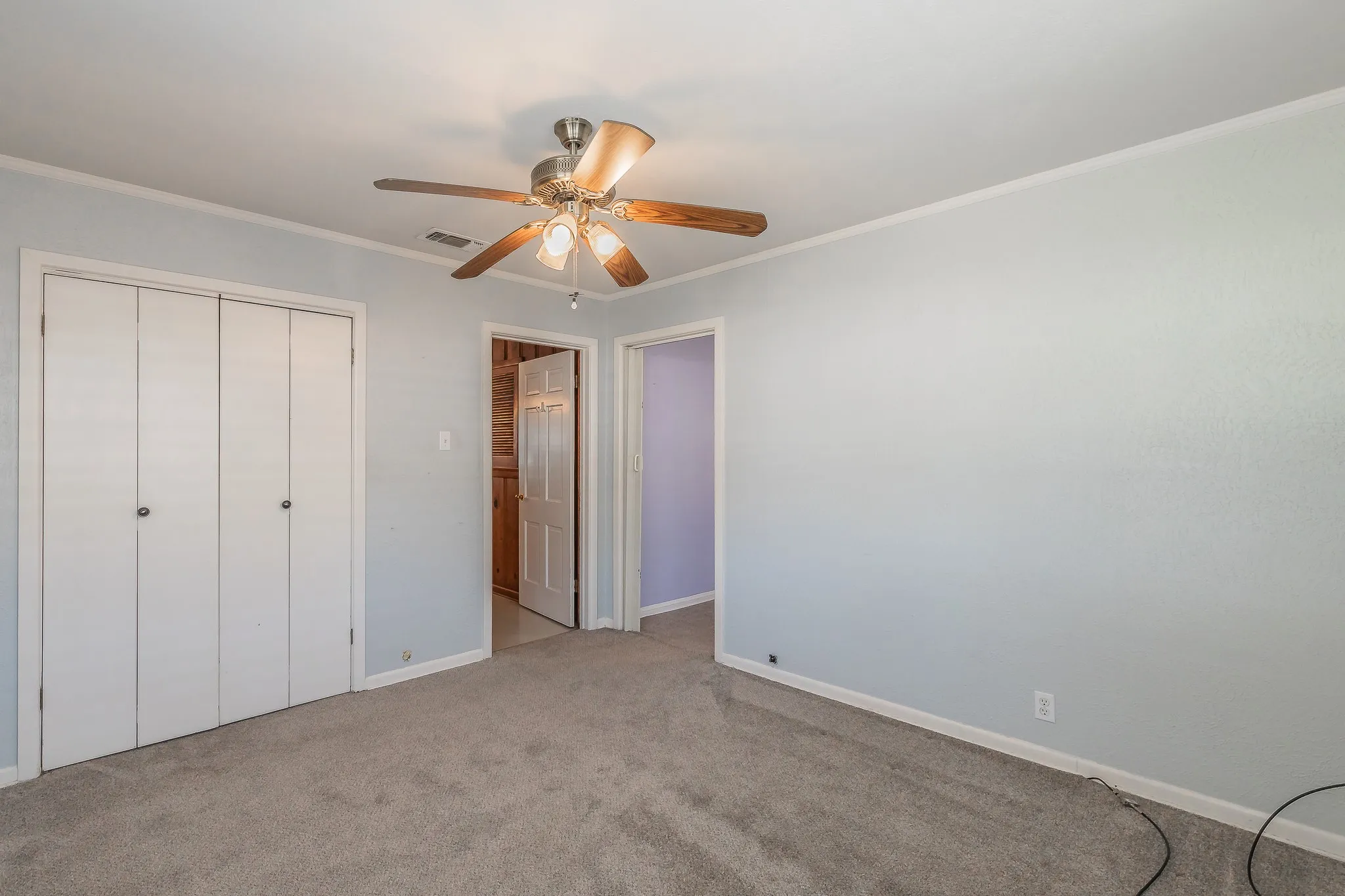 Single Family Residence For Sale in Tarrant County , 5020 Hartford Drive, River Oaks, Texas 76114, 3 Bedroom, 1 Bathroom, Garage spaces, 1,263 Sqft, built in 1943, mls#21354601, Real Estate Agent in River Oaks, Homes For Sale in Tarrant county, Homes For Sale in River Oaks, Realtor in River Oaks Texas, Real Estate Brokerage Independent Realty Texas, Luminita Cordes Realtor