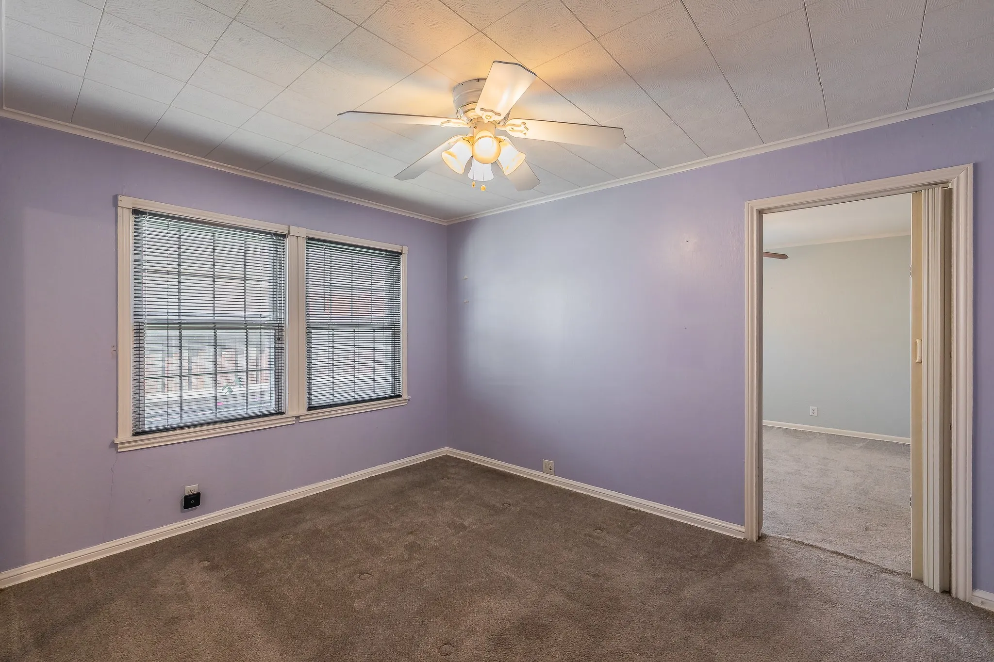 Single Family Residence For Sale in Tarrant County , 5020 Hartford Drive, River Oaks, Texas 76114, 3 Bedroom, 1 Bathroom, Garage spaces, 1,263 Sqft, built in 1943, mls#21354601, Real Estate Agent in River Oaks, Homes For Sale in Tarrant county, Homes For Sale in River Oaks, Realtor in River Oaks Texas, Real Estate Brokerage Independent Realty Texas, Luminita Cordes Realtor