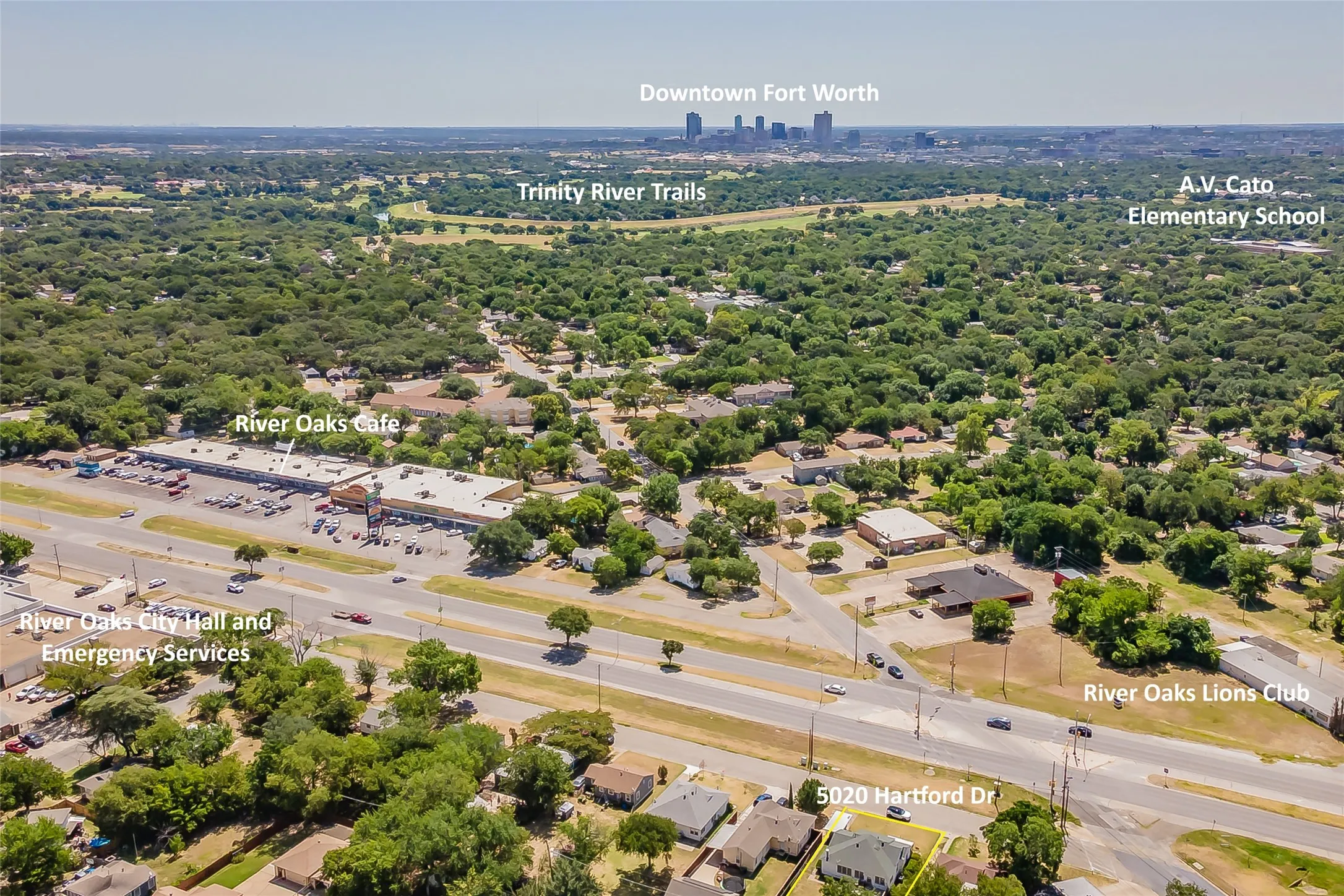 Single Family Residence For Sale in Tarrant County , 5020 Hartford Drive, River Oaks, Texas 76114, 3 Bedroom, 1 Bathroom, Garage spaces, 1,263 Sqft, built in 1943, mls#21354601, Real Estate Agent in River Oaks, Homes For Sale in Tarrant county, Homes For Sale in River Oaks, Realtor in River Oaks Texas, Real Estate Brokerage Independent Realty Texas, Luminita Cordes Realtor