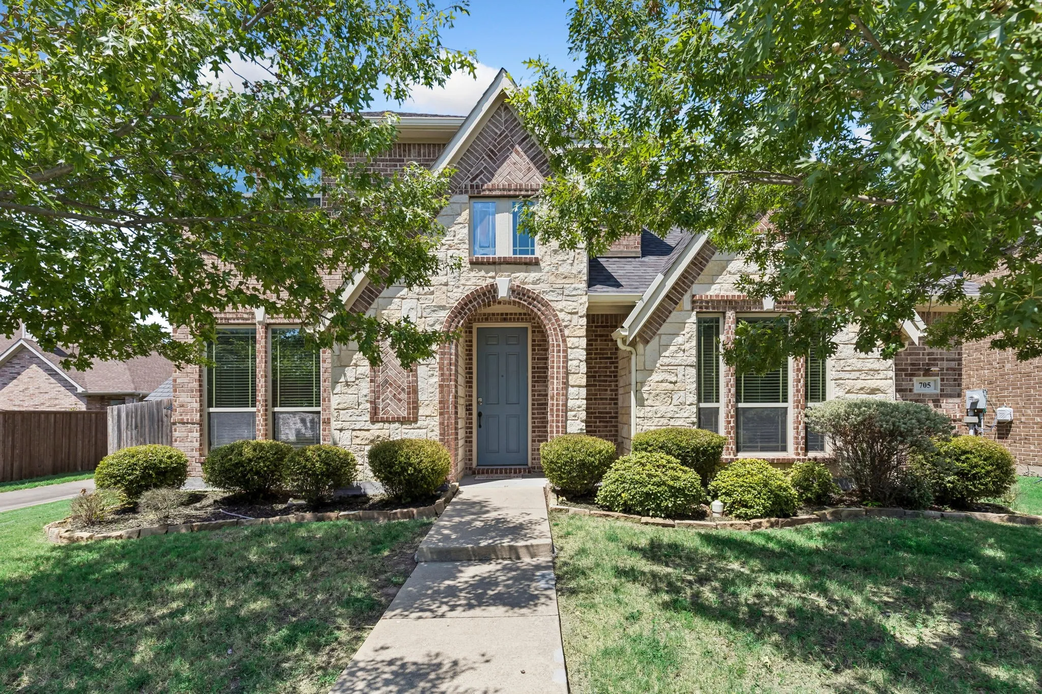 Single Family Residence For Sale in Collin County , 705 Austin Lane, Lavon, Texas 75166, 4 Bedroom, 4 Bathroom, 2 Garage spaces, 3,145 Sqft, built in 2015, mls#21354619, Real Estate Agent in Lavon, Homes For Sale in Collin county, Homes For Sale in Lavon, Realtor in Lavon Texas, Real Estate Brokerage Independent Realty Texas, Luminita Cordes Realtor