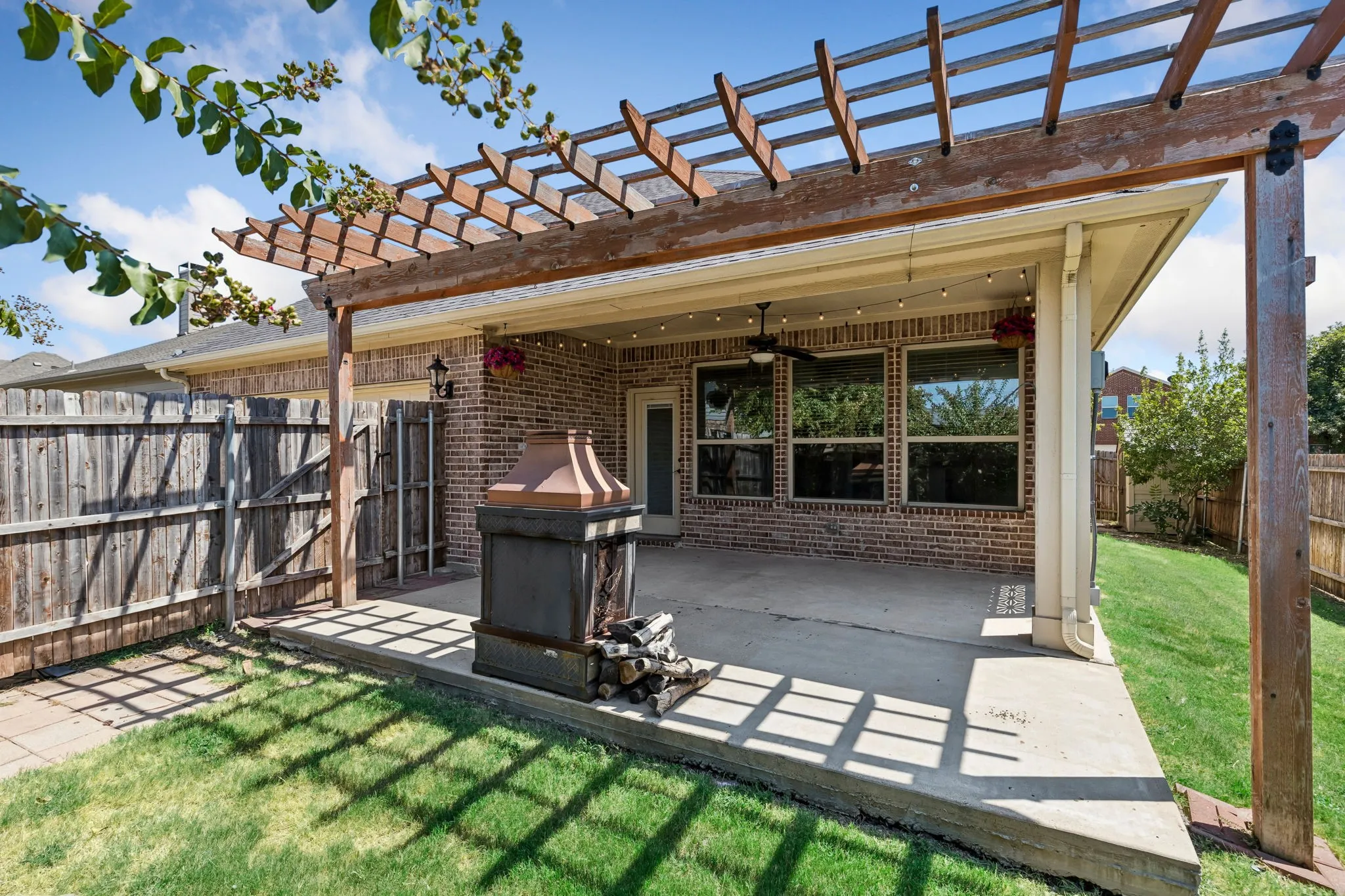 Single Family Residence For Sale in Collin County , 705 Austin Lane, Lavon, Texas 75166, 4 Bedroom, 4 Bathroom, 2 Garage spaces, 3,145 Sqft, built in 2015, mls#21354619, Real Estate Agent in Lavon, Homes For Sale in Collin county, Homes For Sale in Lavon, Realtor in Lavon Texas, Real Estate Brokerage Independent Realty Texas, Luminita Cordes Realtor