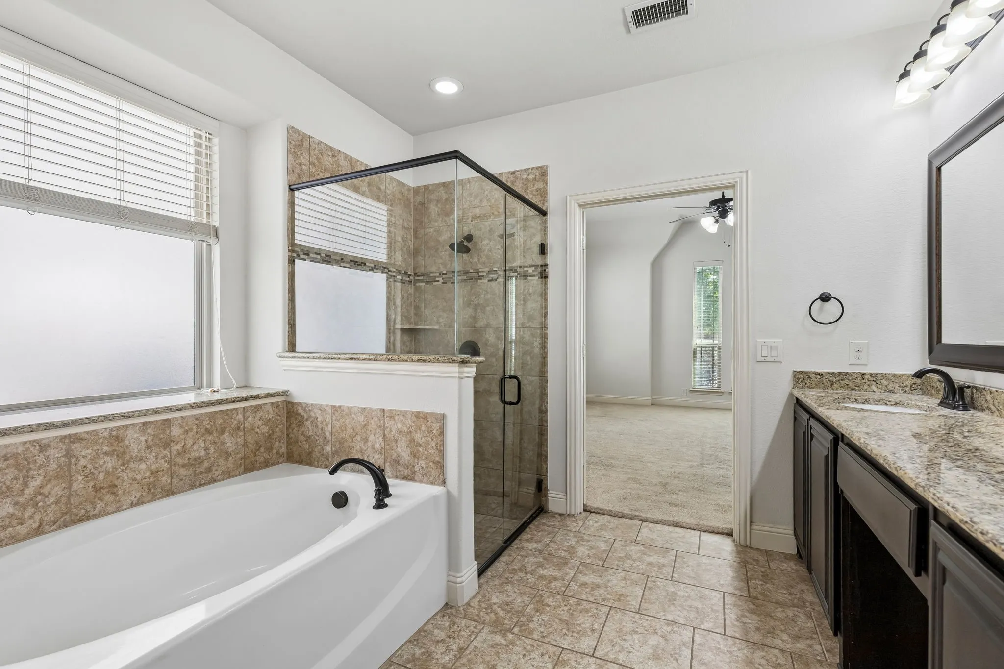 Single Family Residence For Sale in Collin County , 705 Austin Lane, Lavon, Texas 75166, 4 Bedroom, 4 Bathroom, 2 Garage spaces, 3,145 Sqft, built in 2015, mls#21354619, Real Estate Agent in Lavon, Homes For Sale in Collin county, Homes For Sale in Lavon, Realtor in Lavon Texas, Real Estate Brokerage Independent Realty Texas, Luminita Cordes Realtor