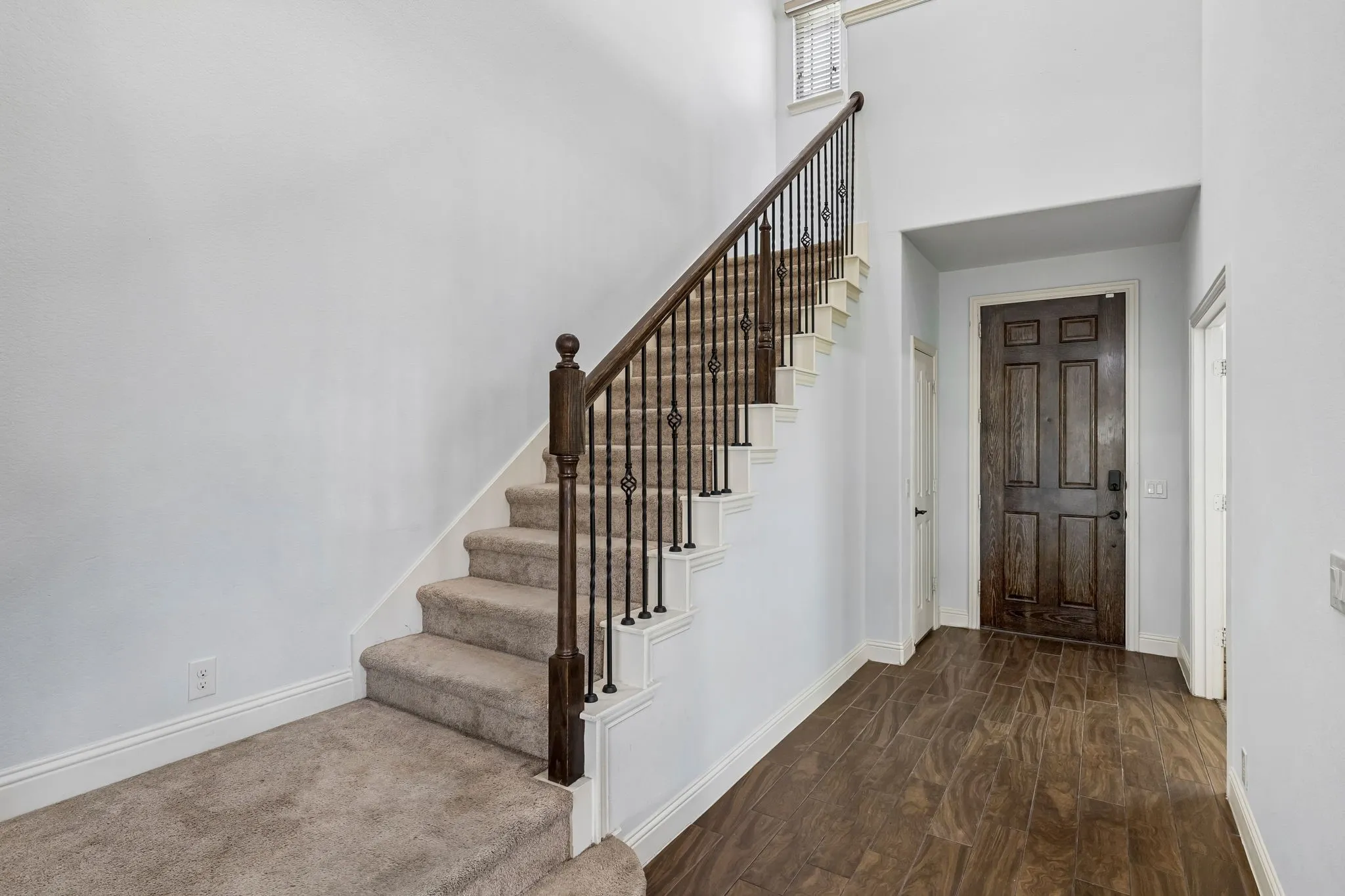 Single Family Residence For Sale in Collin County , 705 Austin Lane, Lavon, Texas 75166, 4 Bedroom, 4 Bathroom, 2 Garage spaces, 3,145 Sqft, built in 2015, mls#21354619, Real Estate Agent in Lavon, Homes For Sale in Collin county, Homes For Sale in Lavon, Realtor in Lavon Texas, Real Estate Brokerage Independent Realty Texas, Luminita Cordes Realtor
