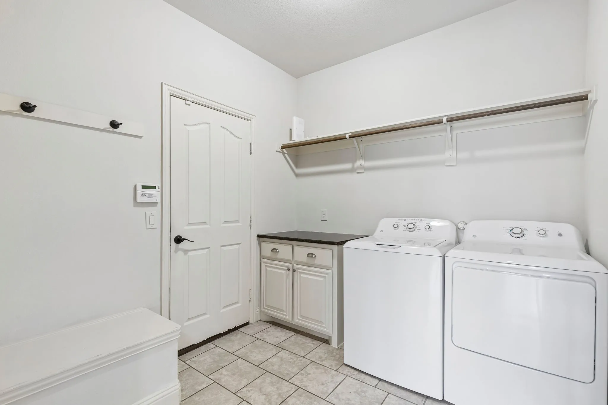 Single Family Residence For Sale in Collin County , 705 Austin Lane, Lavon, Texas 75166, 4 Bedroom, 4 Bathroom, 2 Garage spaces, 3,145 Sqft, built in 2015, mls#21354619, Real Estate Agent in Lavon, Homes For Sale in Collin county, Homes For Sale in Lavon, Realtor in Lavon Texas, Real Estate Brokerage Independent Realty Texas, Luminita Cordes Realtor