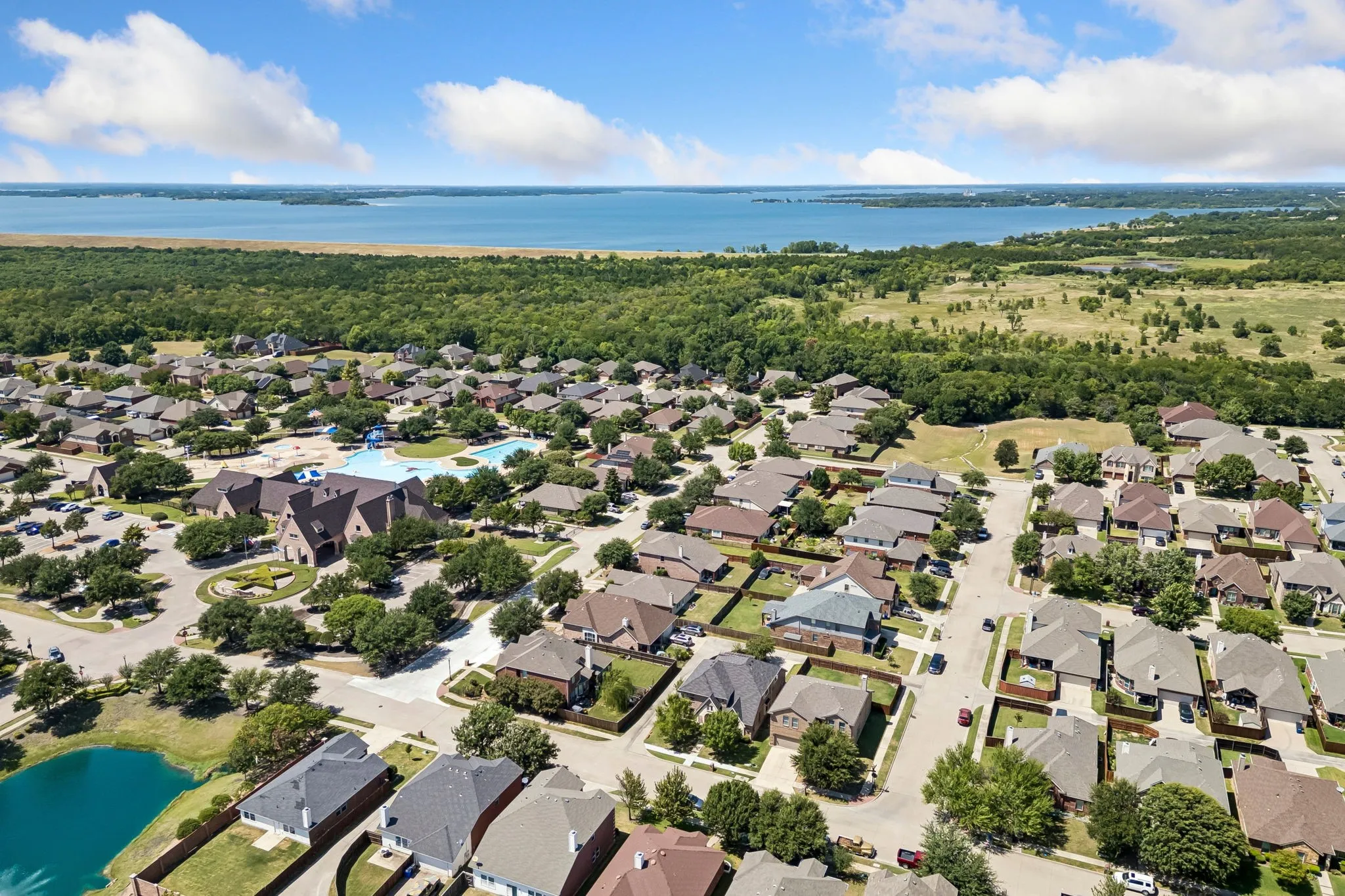 Single Family Residence For Sale in Collin County , 705 Austin Lane, Lavon, Texas 75166, 4 Bedroom, 4 Bathroom, 2 Garage spaces, 3,145 Sqft, built in 2015, mls#21354619, Real Estate Agent in Lavon, Homes For Sale in Collin county, Homes For Sale in Lavon, Realtor in Lavon Texas, Real Estate Brokerage Independent Realty Texas, Luminita Cordes Realtor