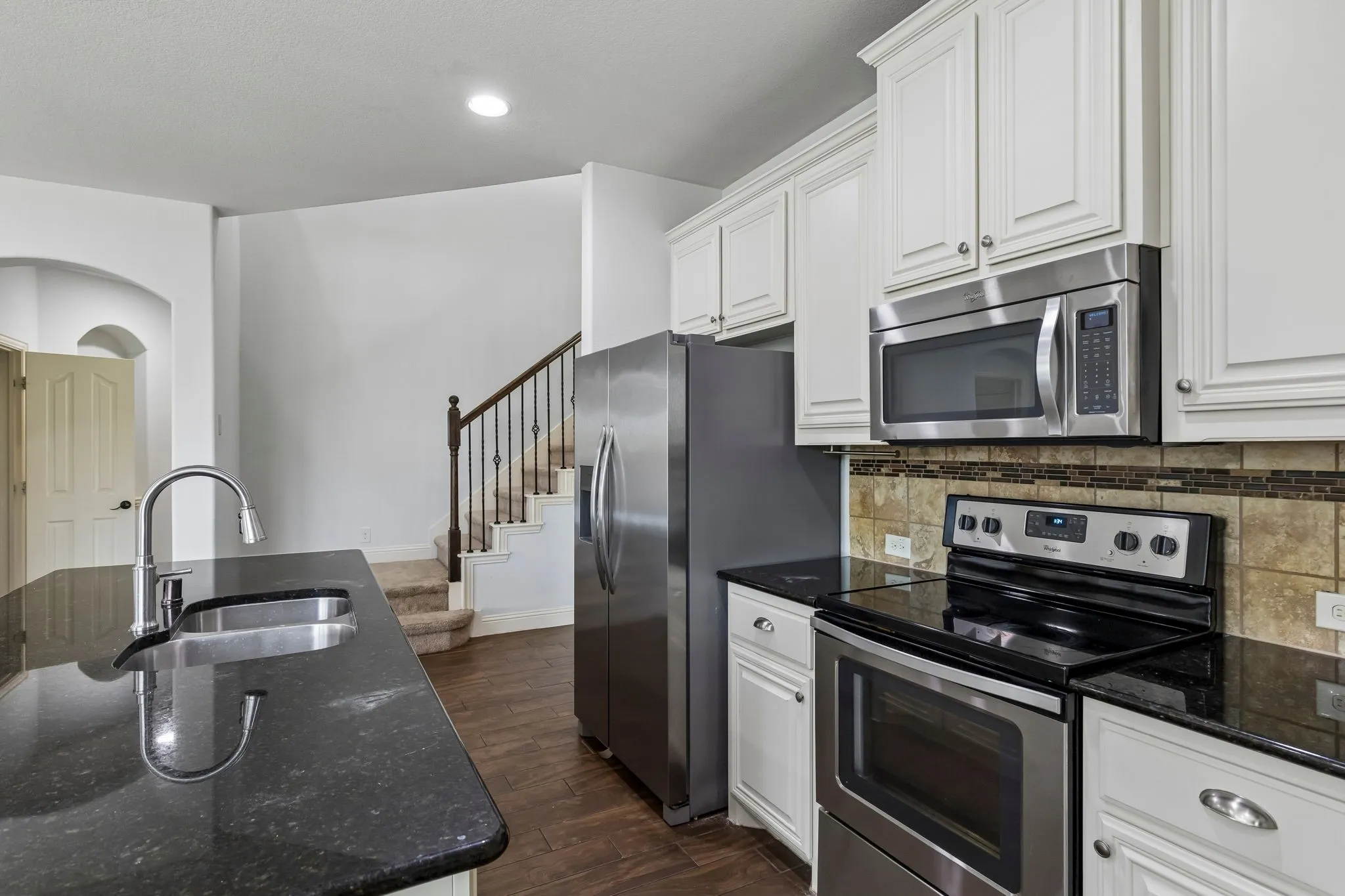 Single Family Residence For Sale in Collin County , 705 Austin Lane, Lavon, Texas 75166, 4 Bedroom, 4 Bathroom, 2 Garage spaces, 3,145 Sqft, built in 2015, mls#21354619, Real Estate Agent in Lavon, Homes For Sale in Collin county, Homes For Sale in Lavon, Realtor in Lavon Texas, Real Estate Brokerage Independent Realty Texas, Luminita Cordes Realtor