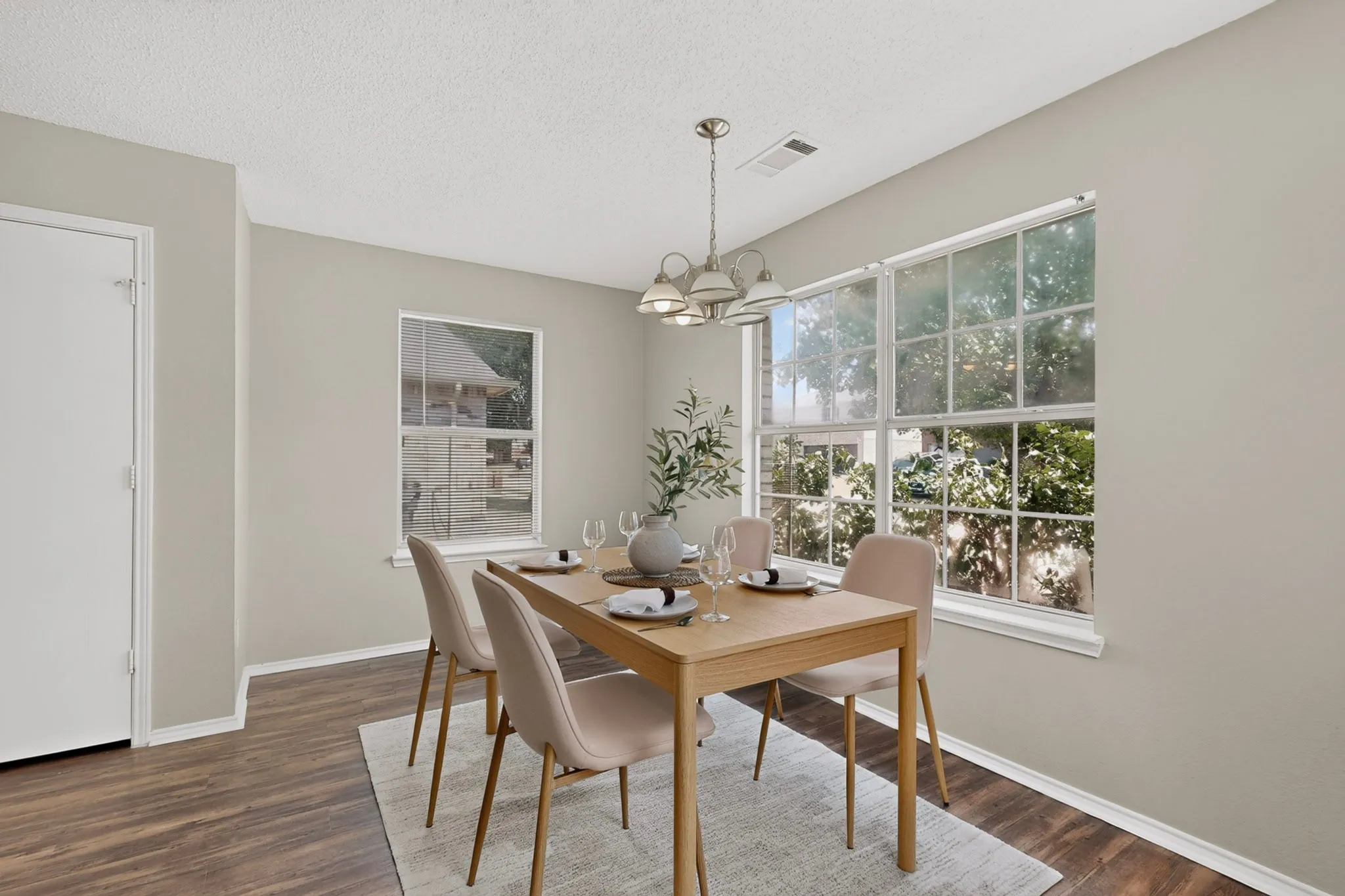 Single Family Residence For Sale in Denton County , 625 Spillway Drive, Little Elm, Texas 75068, 3 Bedroom, 2 Bathroom, 2 Garage spaces, 1,687 Sqft, built in 2001, mls#21354545, Real Estate Agent in Little Elm, Homes For Sale in Denton county, Homes For Sale in Little Elm, Realtor in Little Elm Texas, Real Estate Brokerage Independent Realty Texas, Luminita Cordes Realtor