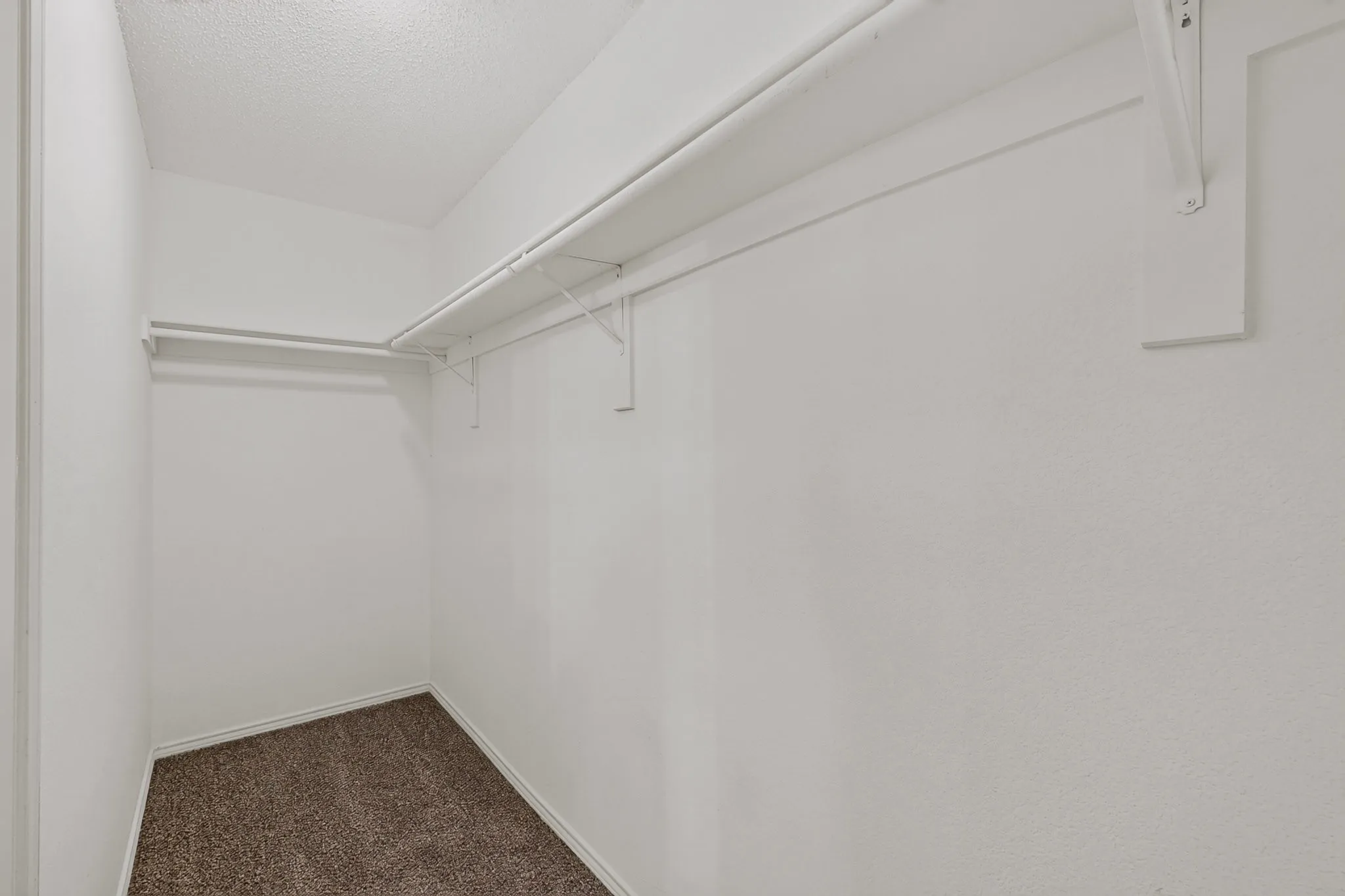 Single Family Residence For Sale in Denton County , 625 Spillway Drive, Little Elm, Texas 75068, 3 Bedroom, 2 Bathroom, 2 Garage spaces, 1,687 Sqft, built in 2001, mls#21354545, Real Estate Agent in Little Elm, Homes For Sale in Denton county, Homes For Sale in Little Elm, Realtor in Little Elm Texas, Real Estate Brokerage Independent Realty Texas, Luminita Cordes Realtor