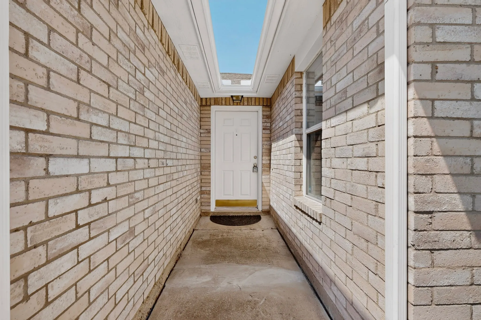 Single Family Residence For Sale in Denton County , 625 Spillway Drive, Little Elm, Texas 75068, 3 Bedroom, 2 Bathroom, 2 Garage spaces, 1,687 Sqft, built in 2001, mls#21354545, Real Estate Agent in Little Elm, Homes For Sale in Denton county, Homes For Sale in Little Elm, Realtor in Little Elm Texas, Real Estate Brokerage Independent Realty Texas, Luminita Cordes Realtor