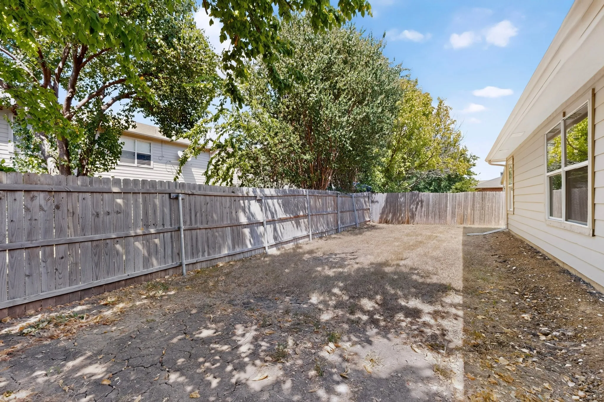 Single Family Residence For Sale in Denton County , 625 Spillway Drive, Little Elm, Texas 75068, 3 Bedroom, 2 Bathroom, 2 Garage spaces, 1,687 Sqft, built in 2001, mls#21354545, Real Estate Agent in Little Elm, Homes For Sale in Denton county, Homes For Sale in Little Elm, Realtor in Little Elm Texas, Real Estate Brokerage Independent Realty Texas, Luminita Cordes Realtor