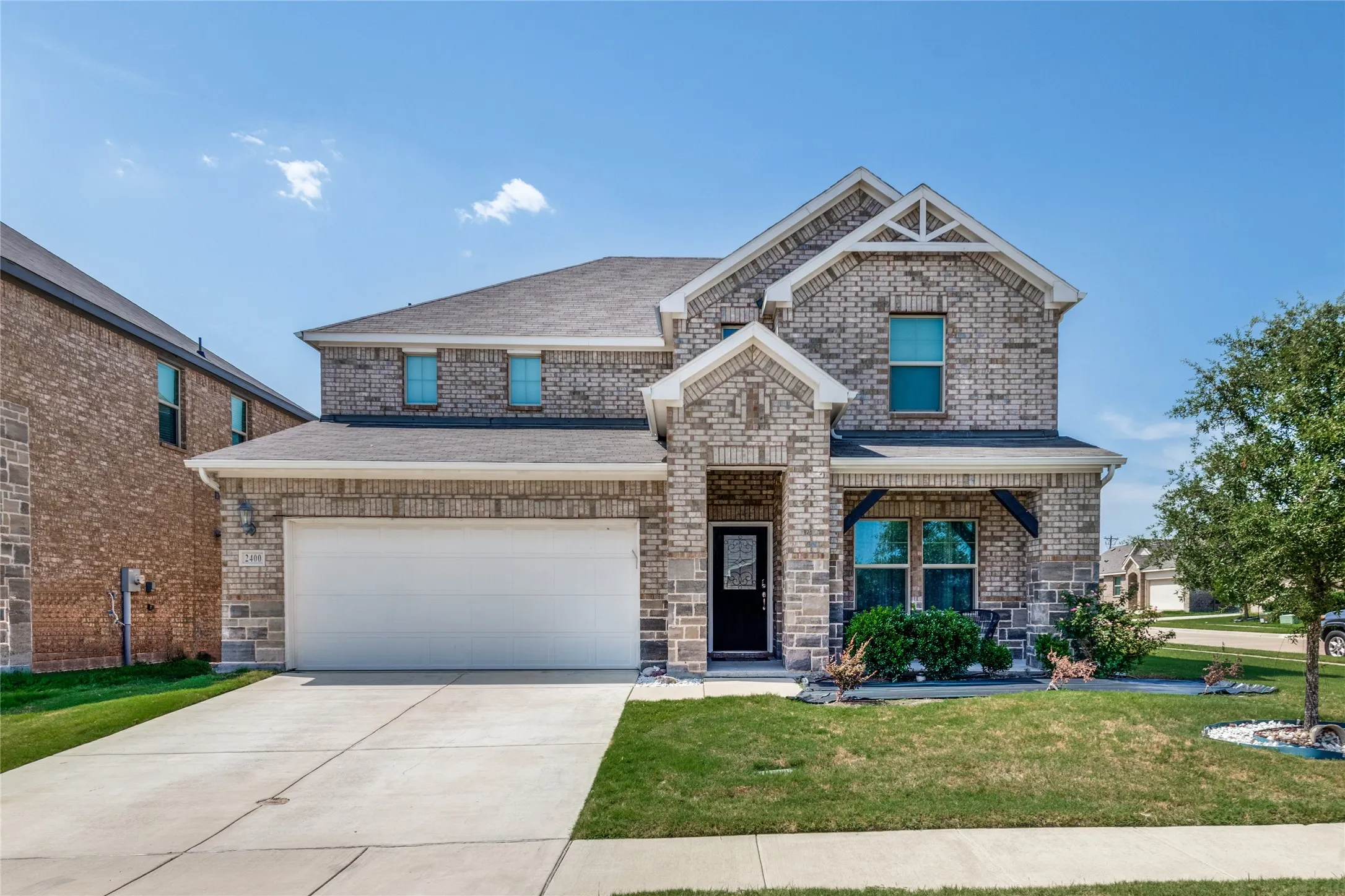 Single Family Residence For Sale in Kaufman County , 2400 Lalun Lane, Forney, Texas 75126, 4 Bedrooms, 4 Bathrooms, 2 Garage spaces, 3,129 Sqft, built in 2020, Price $410,000, mls#21354627, Real Estate Agent in Forney, Homes For Sale in Kaufman county, Homes For Sale in Forney, Realtor in Forney Texas, Real Estate Brokerage Independent Realty Texas, Luminita Cordes Realtor
