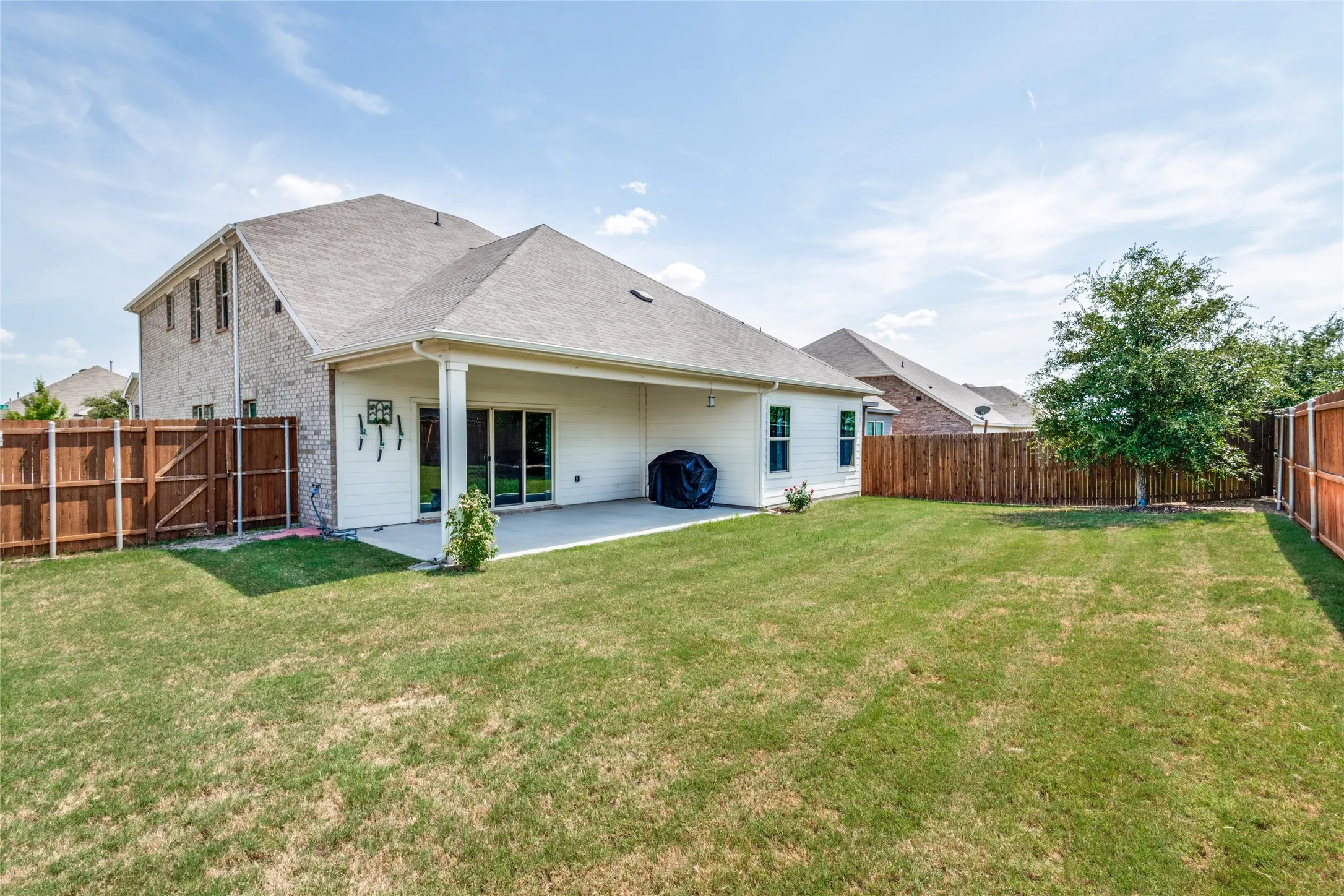 Single Family Residence For Sale in Kaufman County , 2400 Lalun Lane, Forney, Texas 75126, 4 Bedrooms, 4 Bathrooms, 2 Garage spaces, 3,129 Sqft, built in 2020, Price $410,000, mls#21354627, Real Estate Agent in Forney, Homes For Sale in Kaufman county, Homes For Sale in Forney, Realtor in Forney Texas, Real Estate Brokerage Independent Realty Texas, Luminita Cordes Realtor