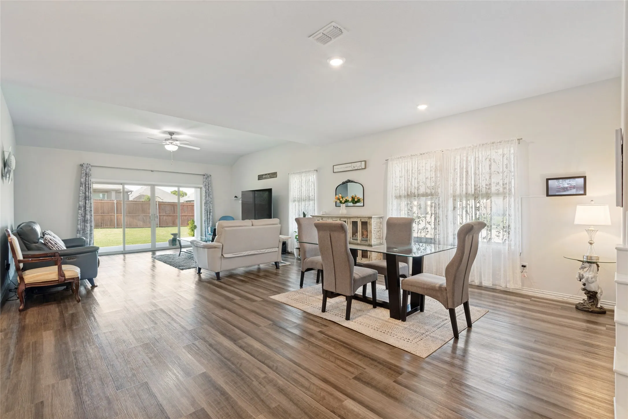 Single Family Residence For Sale in Kaufman County , 2400 Lalun Lane, Forney, Texas 75126, 4 Bedrooms, 4 Bathrooms, 2 Garage spaces, 3,129 Sqft, built in 2020, Price $410,000, mls#21354627, Real Estate Agent in Forney, Homes For Sale in Kaufman county, Homes For Sale in Forney, Realtor in Forney Texas, Real Estate Brokerage Independent Realty Texas, Luminita Cordes Realtor