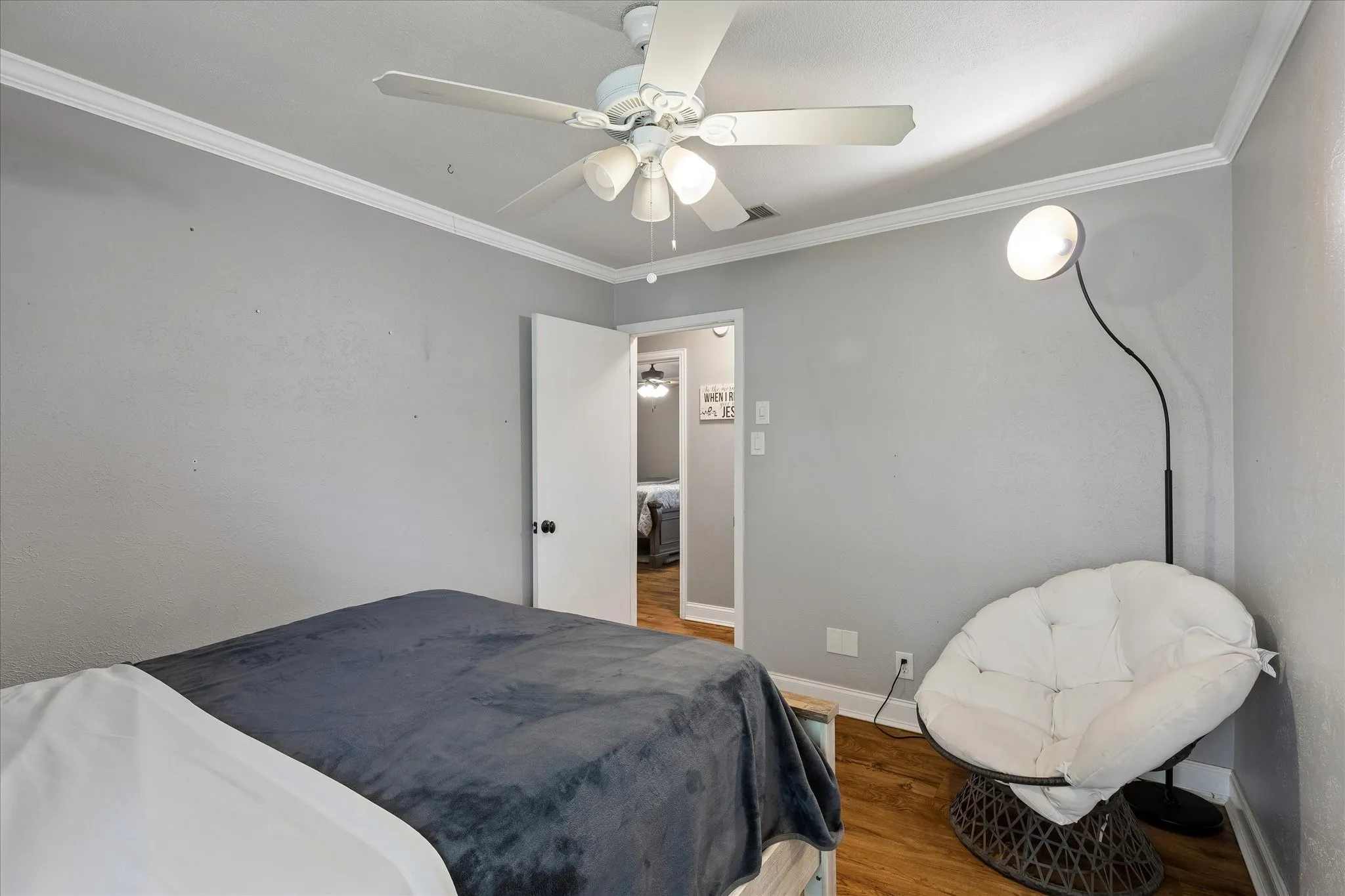 Single Family Residence For Sale in Tarrant County , 936 Springdale Road, Bedford, Texas 76021, 3 Bedroom, 2 Bathroom, 1 Garage spaces, 1,246 Sqft, built in 1970, mls#21333932, Real Estate Agent in Bedford, Homes For Sale in Tarrant county, Homes For Sale in Bedford, Realtor in Bedford Texas, Real Estate Brokerage Independent Realty Texas, Luminita Cordes Realtor