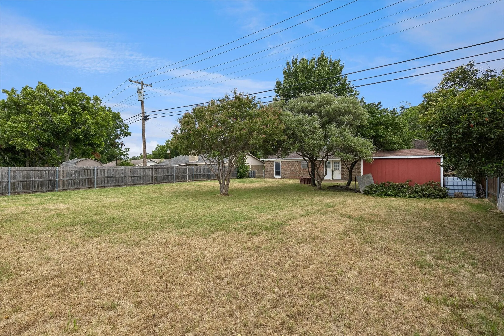 Single Family Residence For Sale in Tarrant County , 936 Springdale Road, Bedford, Texas 76021, 3 Bedroom, 2 Bathroom, 1 Garage spaces, 1,246 Sqft, built in 1970, mls#21333932, Real Estate Agent in Bedford, Homes For Sale in Tarrant county, Homes For Sale in Bedford, Realtor in Bedford Texas, Real Estate Brokerage Independent Realty Texas, Luminita Cordes Realtor