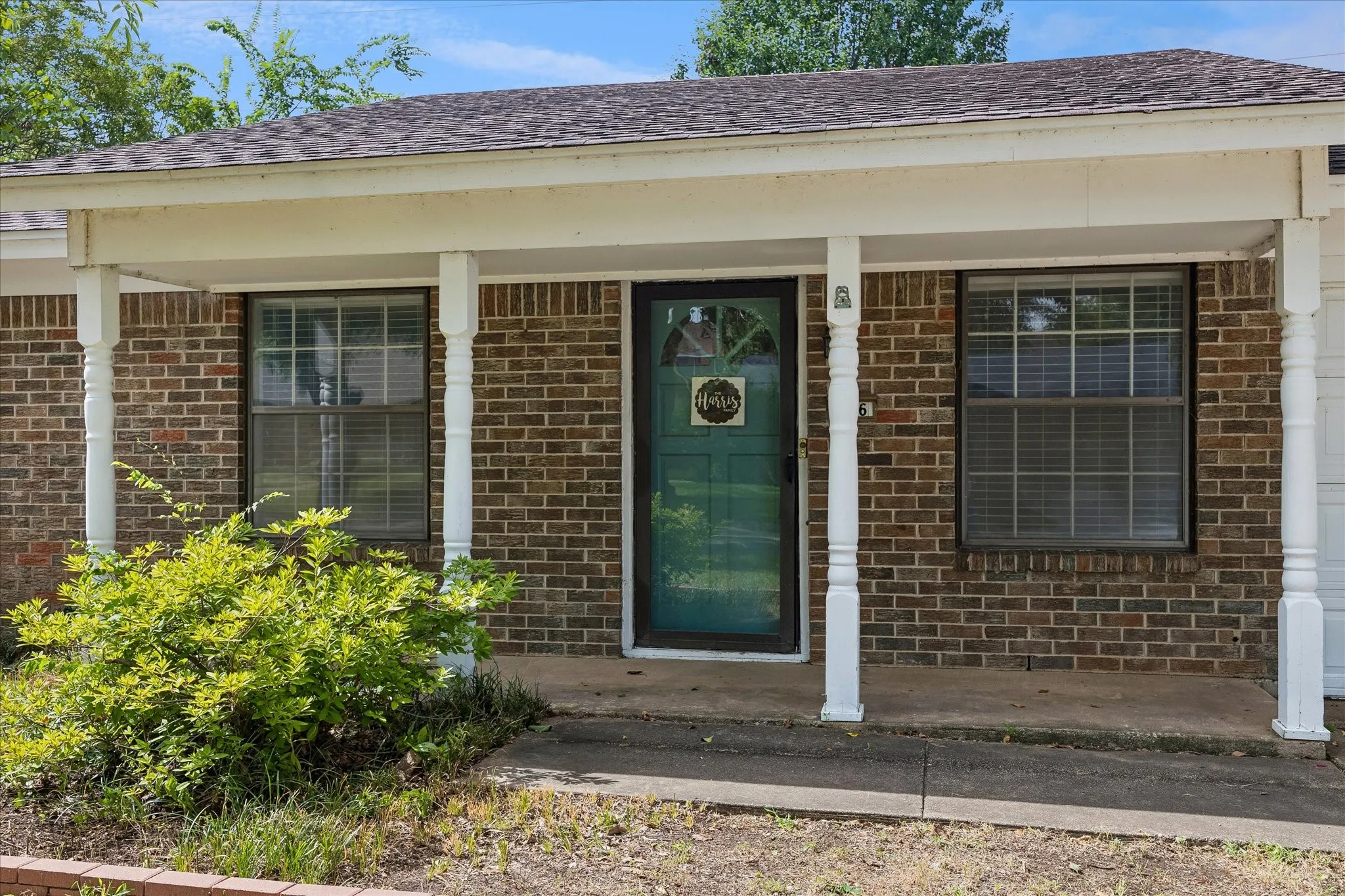 Single Family Residence For Sale in Tarrant County , 936 Springdale Road, Bedford, Texas 76021, 3 Bedroom, 2 Bathroom, 1 Garage spaces, 1,246 Sqft, built in 1970, mls#21333932, Real Estate Agent in Bedford, Homes For Sale in Tarrant county, Homes For Sale in Bedford, Realtor in Bedford Texas, Real Estate Brokerage Independent Realty Texas, Luminita Cordes Realtor