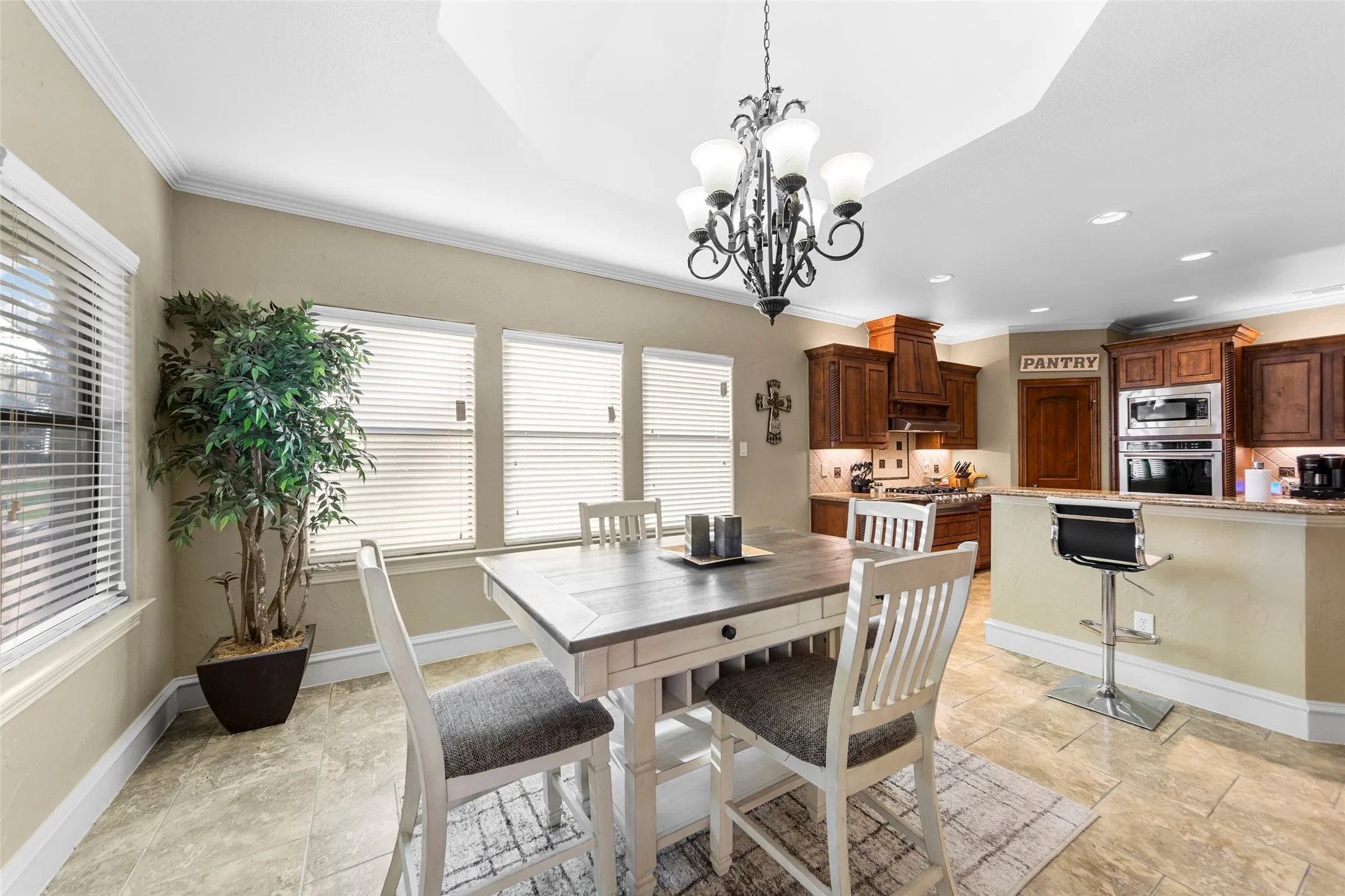 Single Family Residence For Sale in Hunt County , 10528 Lago Vista, Quinlan, Texas 75474, 3 Bedroom, 4 Bathroom, 2 Garage spaces, 3,026 Sqft, built in 2007, Price $569,000, mls#21354633, Real Estate Agent in Quinlan, Homes For Sale in Hunt county, Homes For Sale in Quinlan, Realtor in Quinlan Texas, Real Estate Brokerage Independent Realty Texas, Luminita Cordes Realtor