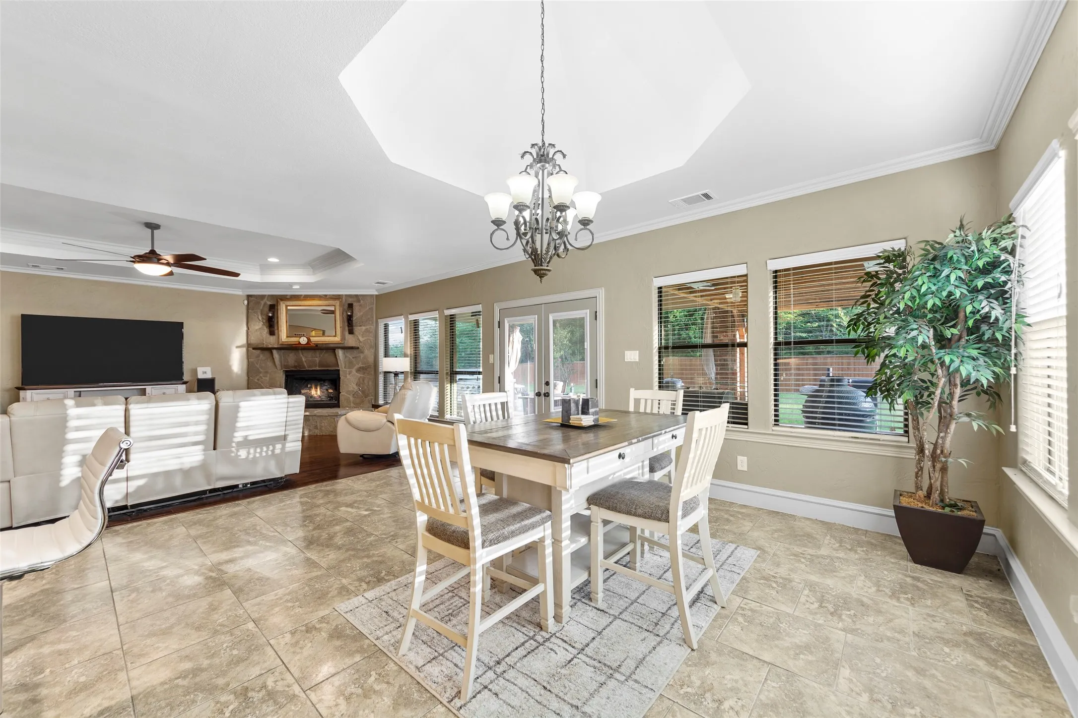 Single Family Residence For Sale in Hunt County , 10528 Lago Vista, Quinlan, Texas 75474, 3 Bedroom, 4 Bathroom, 2 Garage spaces, 3,026 Sqft, built in 2007, Price $569,000, mls#21354633, Real Estate Agent in Quinlan, Homes For Sale in Hunt county, Homes For Sale in Quinlan, Realtor in Quinlan Texas, Real Estate Brokerage Independent Realty Texas, Luminita Cordes Realtor