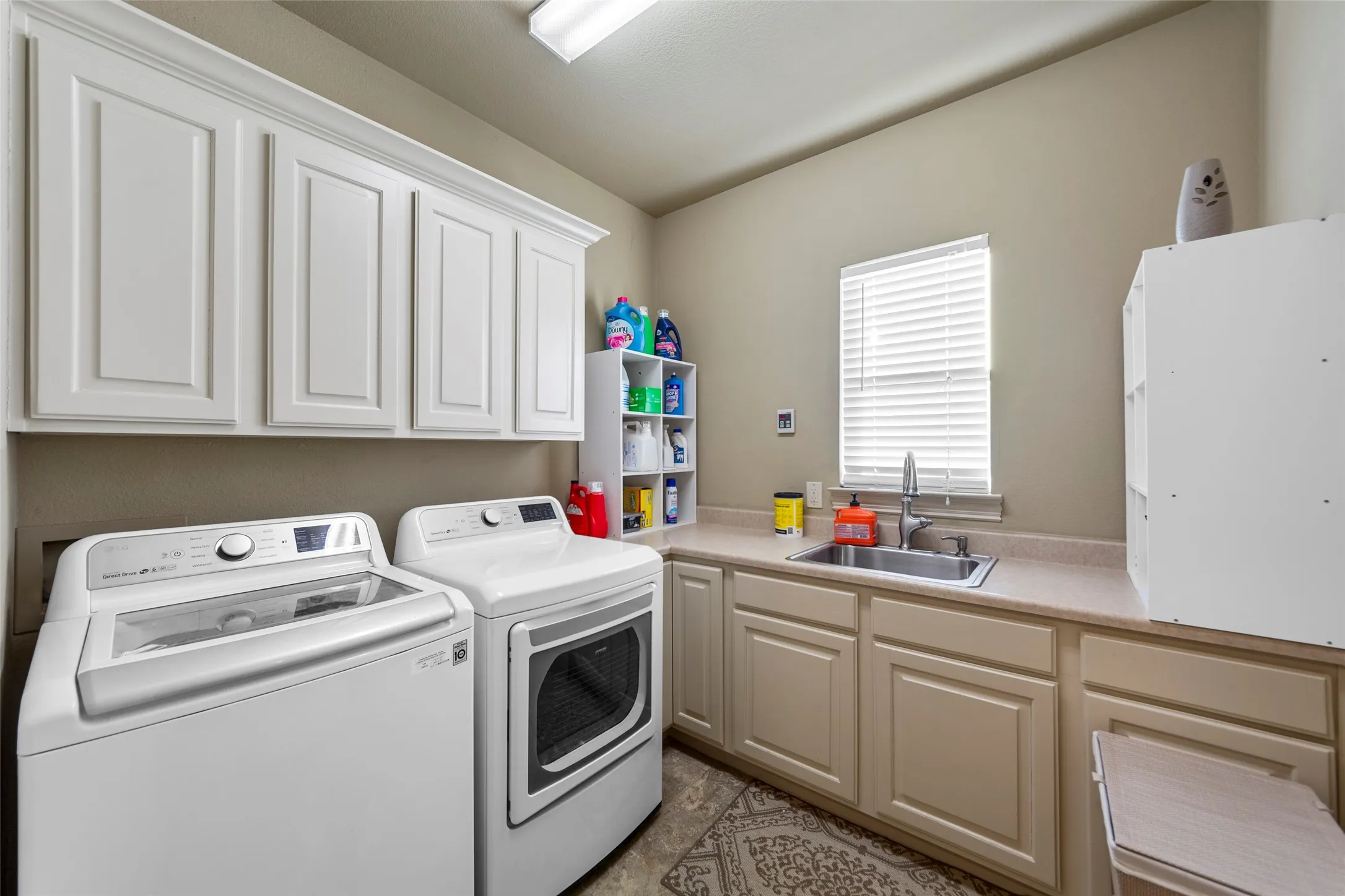 Single Family Residence For Sale in Hunt County , 10528 Lago Vista, Quinlan, Texas 75474, 3 Bedroom, 4 Bathroom, 2 Garage spaces, 3,026 Sqft, built in 2007, Price $569,000, mls#21354633, Real Estate Agent in Quinlan, Homes For Sale in Hunt county, Homes For Sale in Quinlan, Realtor in Quinlan Texas, Real Estate Brokerage Independent Realty Texas, Luminita Cordes Realtor