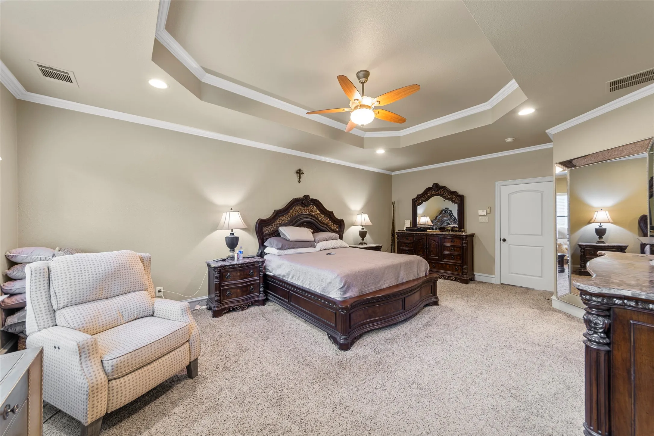 Single Family Residence For Sale in Hunt County , 10528 Lago Vista, Quinlan, Texas 75474, 3 Bedroom, 4 Bathroom, 2 Garage spaces, 3,026 Sqft, built in 2007, Price $569,000, mls#21354633, Real Estate Agent in Quinlan, Homes For Sale in Hunt county, Homes For Sale in Quinlan, Realtor in Quinlan Texas, Real Estate Brokerage Independent Realty Texas, Luminita Cordes Realtor
