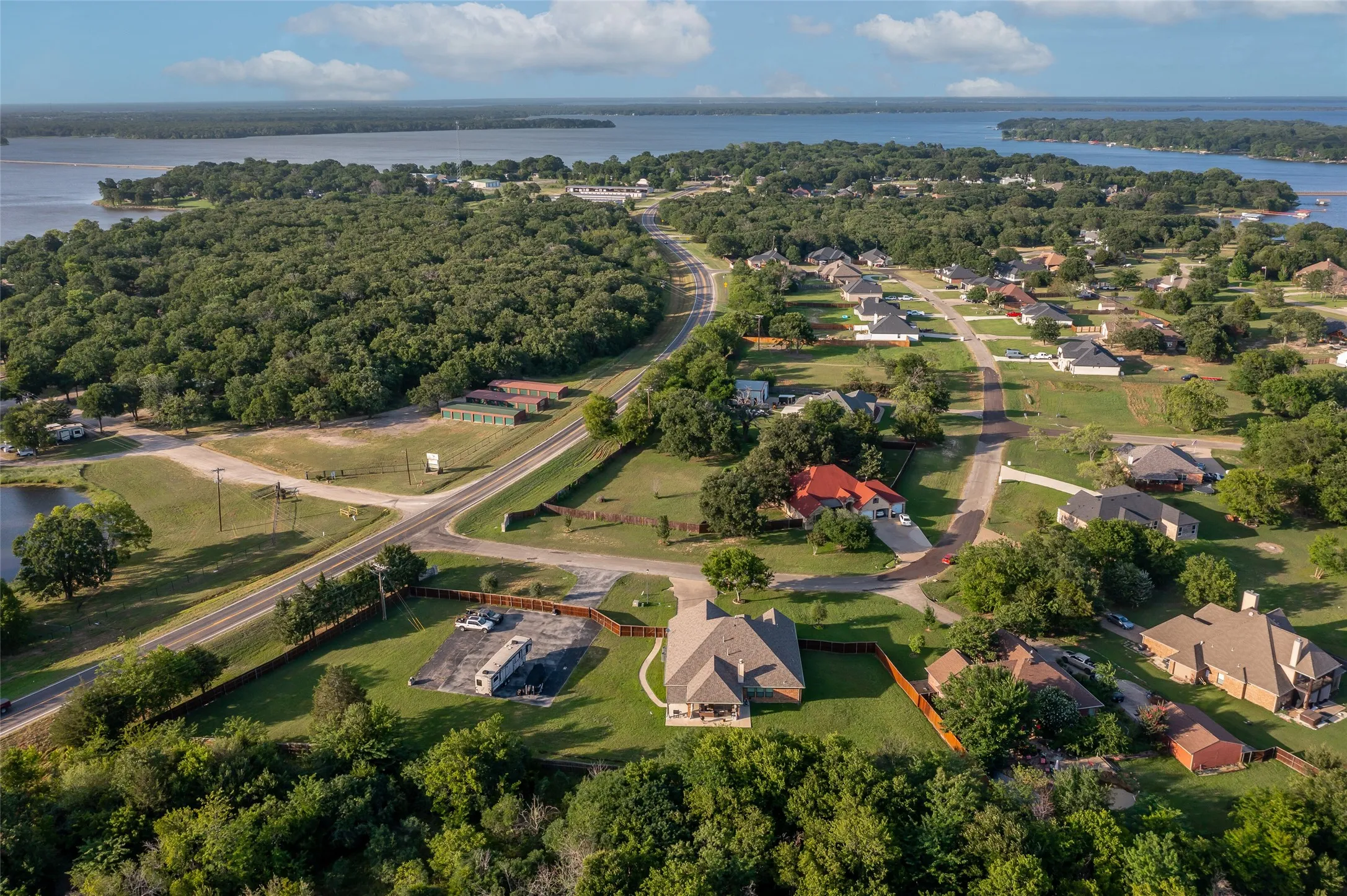 Single Family Residence For Sale in Hunt County , 10528 Lago Vista, Quinlan, Texas 75474, 3 Bedroom, 4 Bathroom, 2 Garage spaces, 3,026 Sqft, built in 2007, Price $569,000, mls#21354633, Real Estate Agent in Quinlan, Homes For Sale in Hunt county, Homes For Sale in Quinlan, Realtor in Quinlan Texas, Real Estate Brokerage Independent Realty Texas, Luminita Cordes Realtor