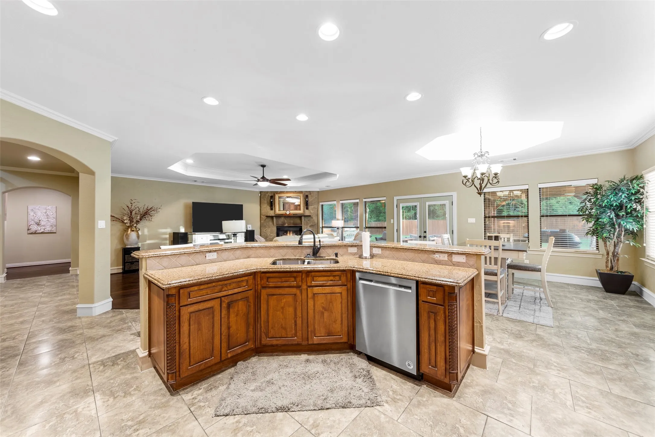 Single Family Residence For Sale in Hunt County , 10528 Lago Vista, Quinlan, Texas 75474, 3 Bedroom, 4 Bathroom, 2 Garage spaces, 3,026 Sqft, built in 2007, Price $569,000, mls#21354633, Real Estate Agent in Quinlan, Homes For Sale in Hunt county, Homes For Sale in Quinlan, Realtor in Quinlan Texas, Real Estate Brokerage Independent Realty Texas, Luminita Cordes Realtor