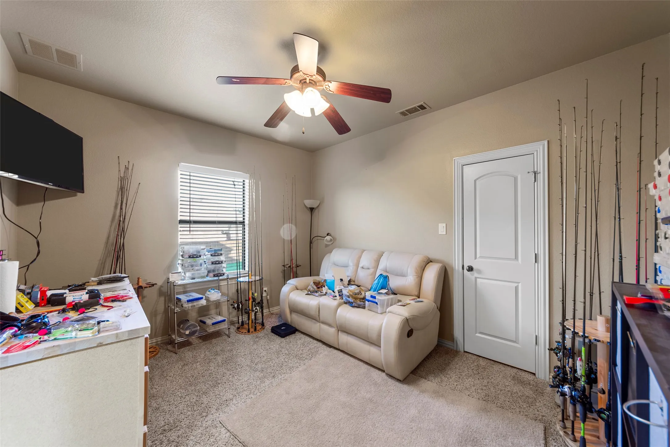 Single Family Residence For Sale in Hunt County , 10528 Lago Vista, Quinlan, Texas 75474, 3 Bedroom, 4 Bathroom, 2 Garage spaces, 3,026 Sqft, built in 2007, Price $569,000, mls#21354633, Real Estate Agent in Quinlan, Homes For Sale in Hunt county, Homes For Sale in Quinlan, Realtor in Quinlan Texas, Real Estate Brokerage Independent Realty Texas, Luminita Cordes Realtor