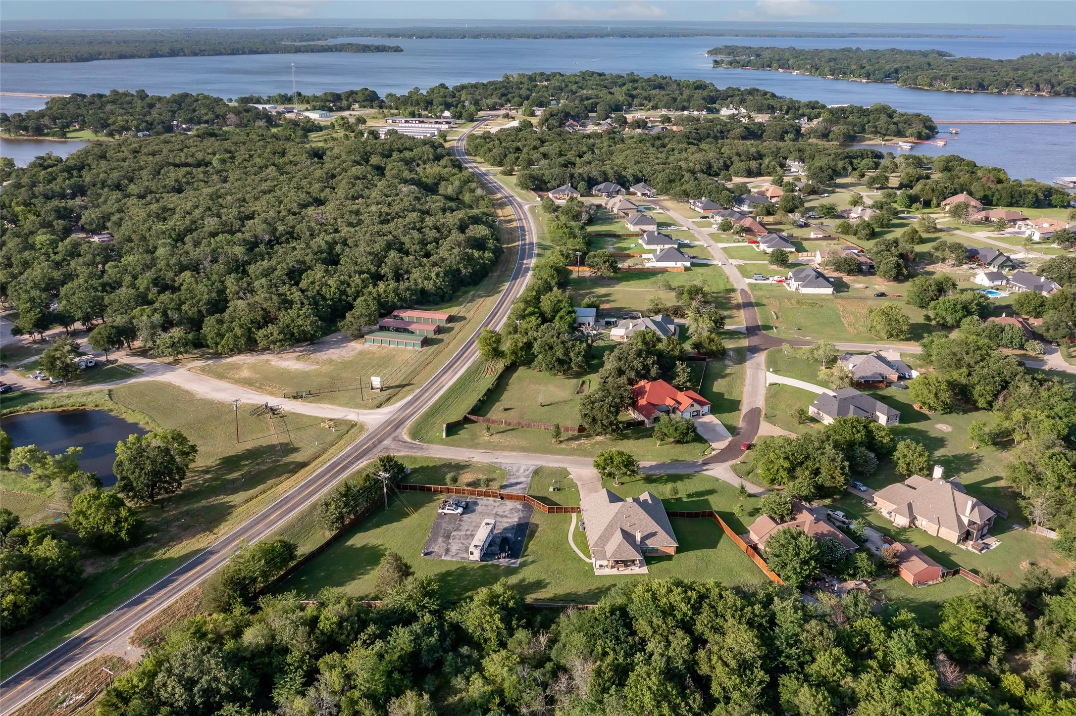 Single Family Residence For Sale in Hunt County , 10528 Lago Vista, Quinlan, Texas 75474, 3 Bedroom, 4 Bathroom, 2 Garage spaces, 3,026 Sqft, built in 2007, Price $569,000, mls#21354633, Real Estate Agent in Quinlan, Homes For Sale in Hunt county, Homes For Sale in Quinlan, Realtor in Quinlan Texas, Real Estate Brokerage Independent Realty Texas, Luminita Cordes Realtor