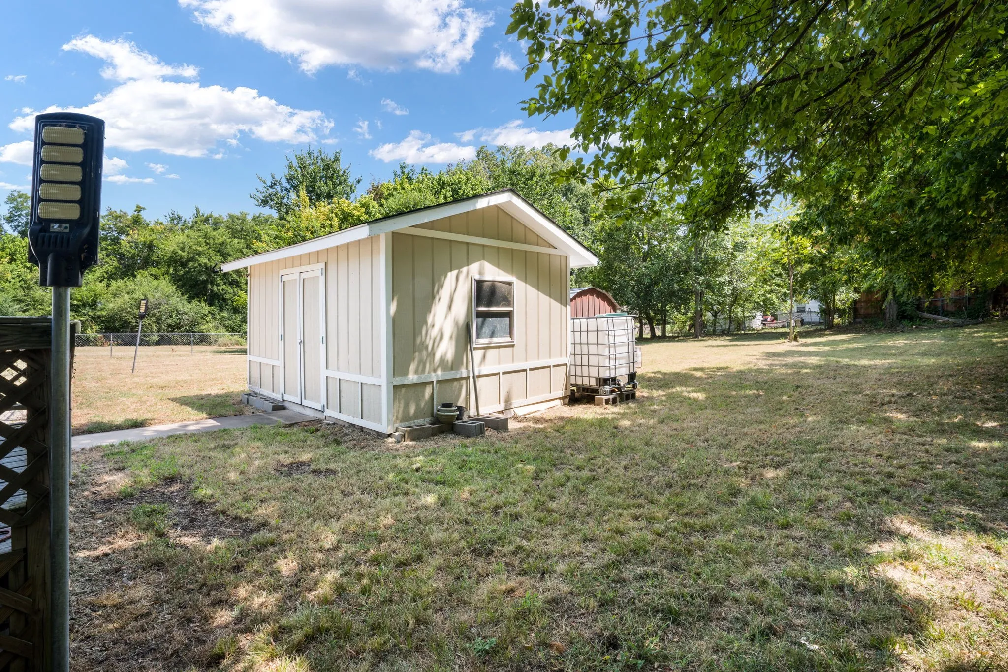 Single Family Residence For Sale in Grayson County , 408 W Heron Street, Denison, Texas 75020, 4 Bedroom, 2 Bathroom, Garage spaces, 1,480 Sqft, built in 1930, mls#21347528, Real Estate Agent in Denison, Homes For Sale in Grayson county, Homes For Sale in Denison, Realtor in Denison Texas, Real Estate Brokerage Independent Realty Texas, Luminita Cordes Realtor