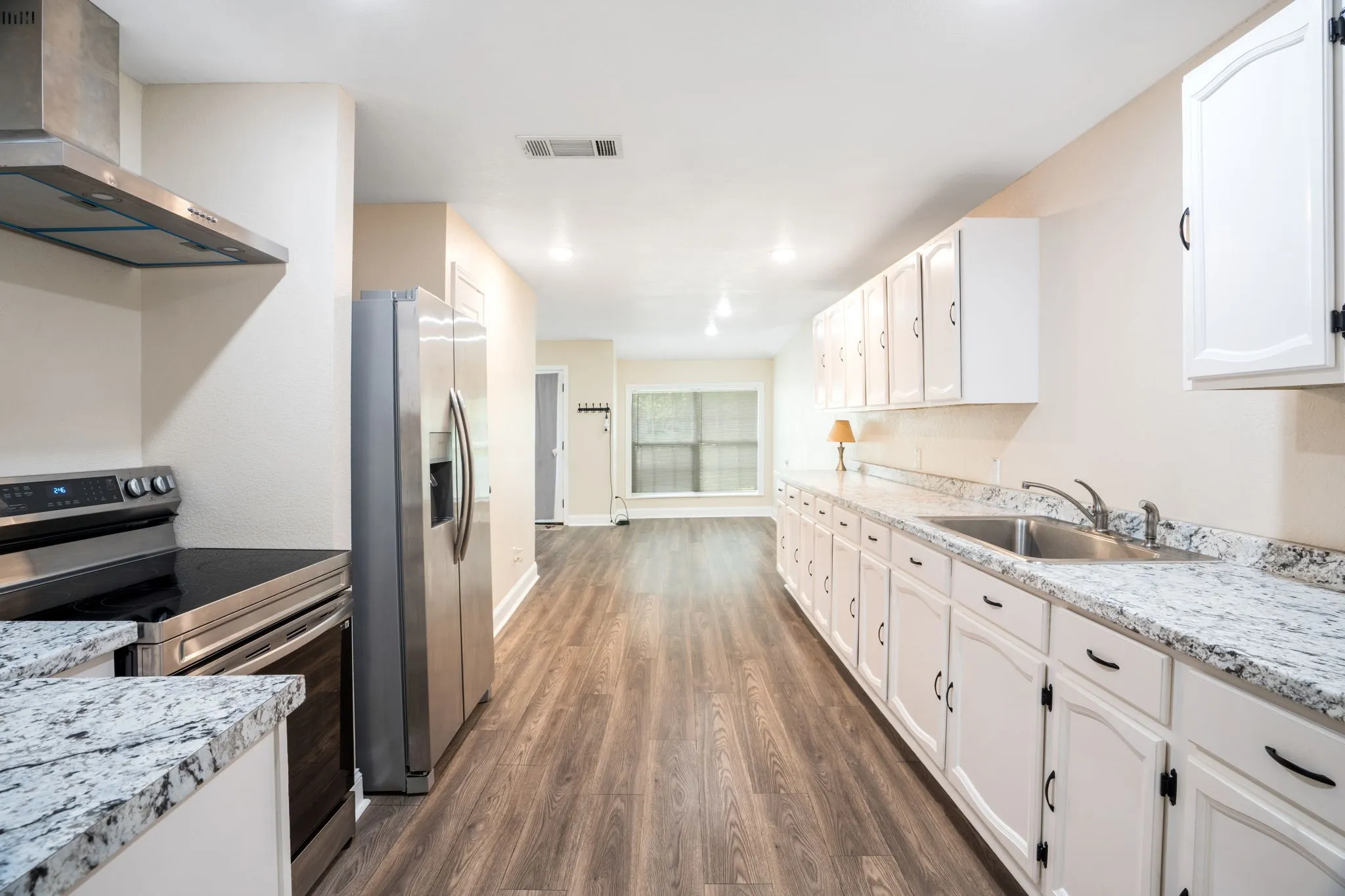 Single Family Residence For Sale in Grayson County , 408 W Heron Street, Denison, Texas 75020, 4 Bedroom, 2 Bathroom, Garage spaces, 1,480 Sqft, built in 1930, mls#21347528, Real Estate Agent in Denison, Homes For Sale in Grayson county, Homes For Sale in Denison, Realtor in Denison Texas, Real Estate Brokerage Independent Realty Texas, Luminita Cordes Realtor