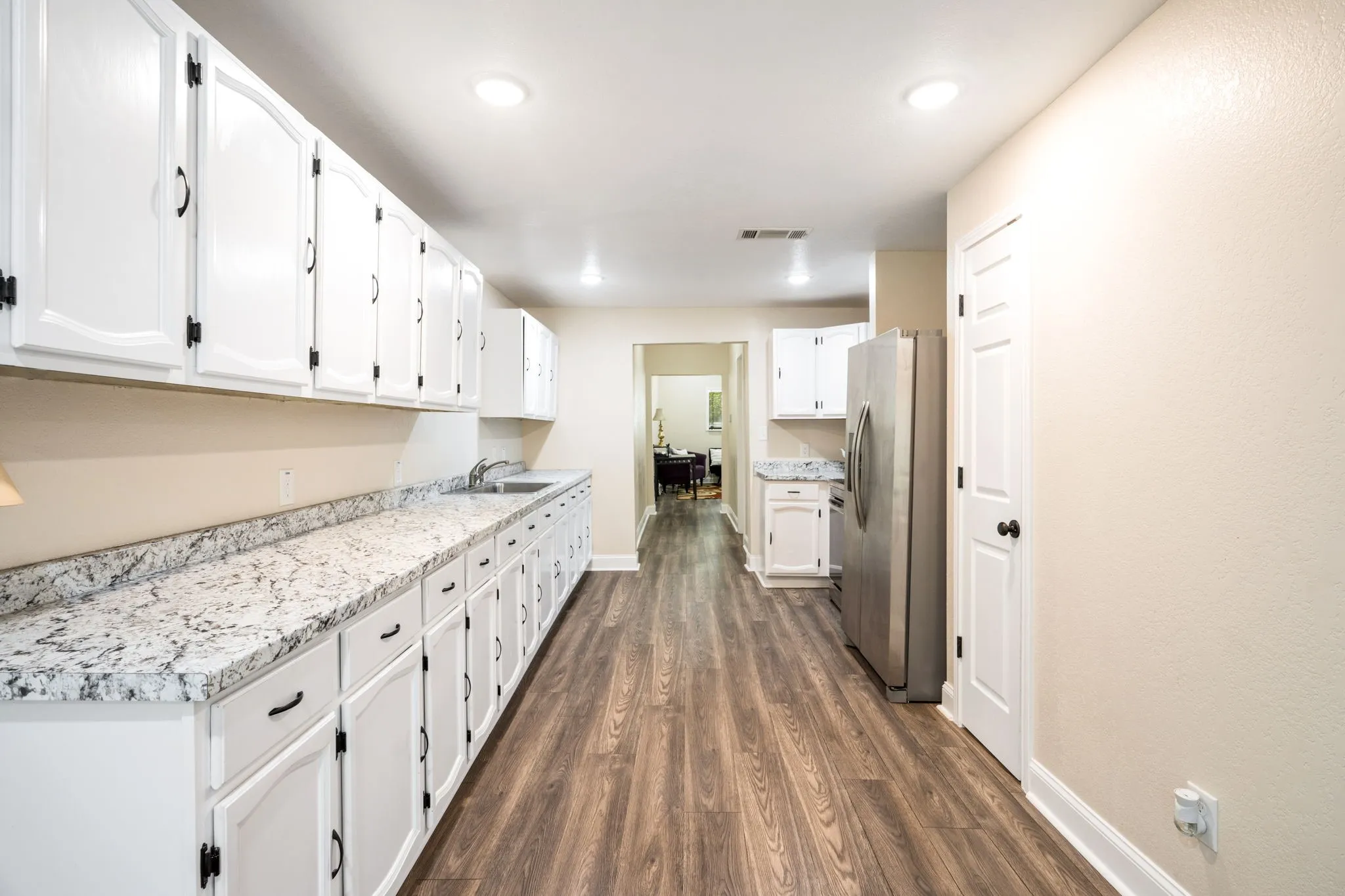 Single Family Residence For Sale in Grayson County , 408 W Heron Street, Denison, Texas 75020, 4 Bedroom, 2 Bathroom, Garage spaces, 1,480 Sqft, built in 1930, mls#21347528, Real Estate Agent in Denison, Homes For Sale in Grayson county, Homes For Sale in Denison, Realtor in Denison Texas, Real Estate Brokerage Independent Realty Texas, Luminita Cordes Realtor