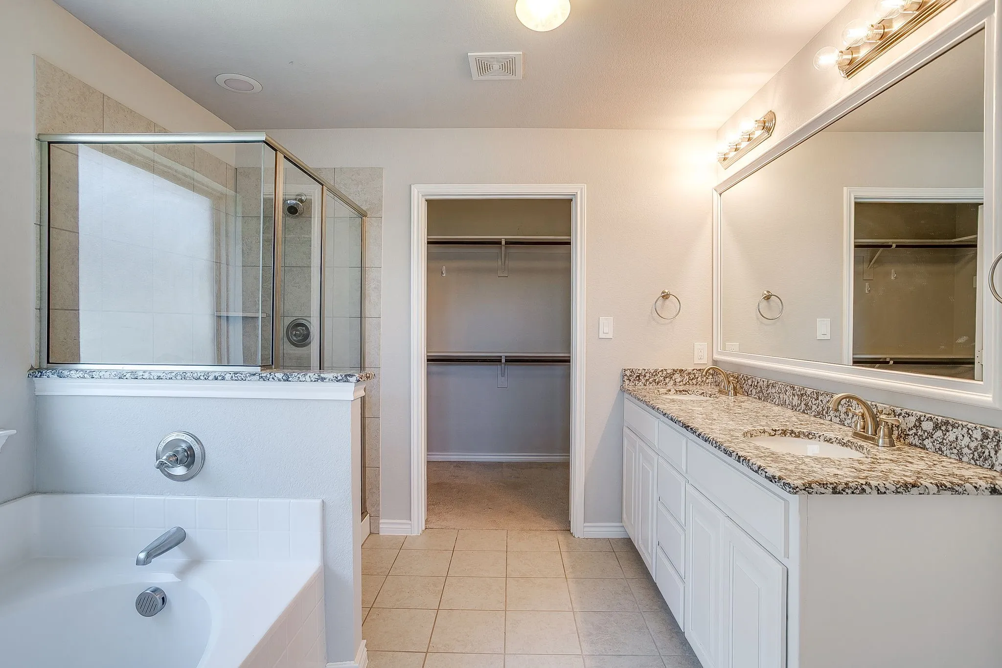 Single Family Residence For Sale in Parker County , 213 Marina Drive, Azle, Texas 76020, 4 Bedroom, 2 Bathroom, 2 Garage spaces, 1,958 Sqft, built in 2019, mls#21354631, Real Estate Agent in Azle, Homes For Sale in Parker county, Homes For Sale in Azle, Realtor in Azle Texas, Real Estate Brokerage Independent Realty Texas, Luminita Cordes Realtor