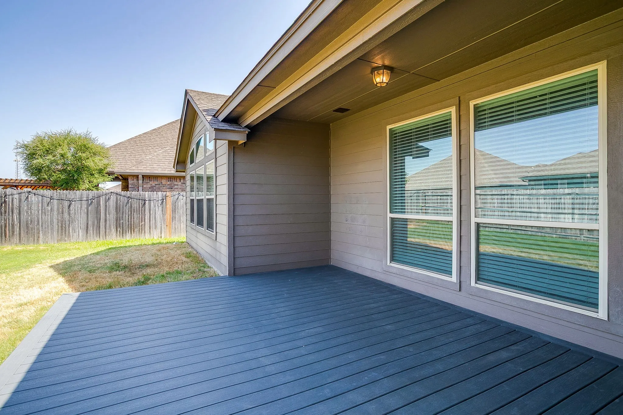 Single Family Residence For Sale in Parker County , 213 Marina Drive, Azle, Texas 76020, 4 Bedroom, 2 Bathroom, 2 Garage spaces, 1,958 Sqft, built in 2019, mls#21354631, Real Estate Agent in Azle, Homes For Sale in Parker county, Homes For Sale in Azle, Realtor in Azle Texas, Real Estate Brokerage Independent Realty Texas, Luminita Cordes Realtor