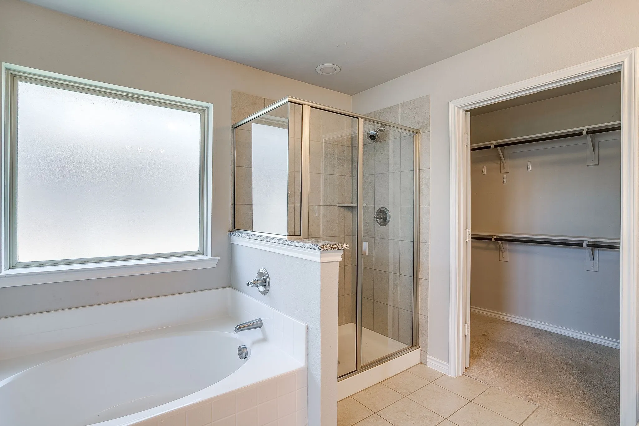 Single Family Residence For Sale in Parker County , 213 Marina Drive, Azle, Texas 76020, 4 Bedroom, 2 Bathroom, 2 Garage spaces, 1,958 Sqft, built in 2019, mls#21354631, Real Estate Agent in Azle, Homes For Sale in Parker county, Homes For Sale in Azle, Realtor in Azle Texas, Real Estate Brokerage Independent Realty Texas, Luminita Cordes Realtor