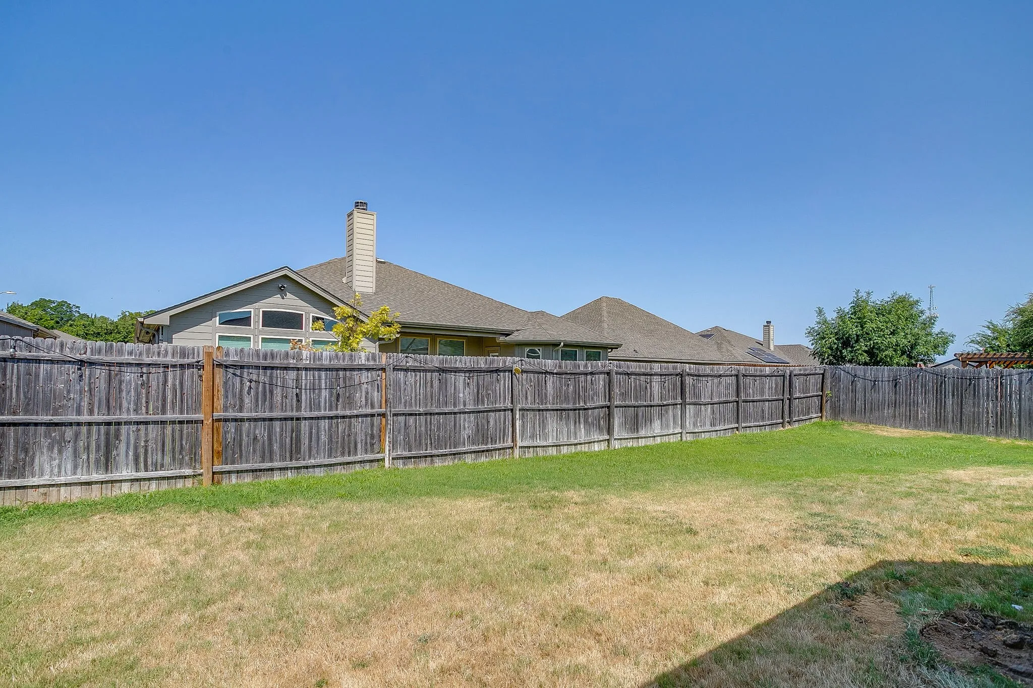 Single Family Residence For Sale in Parker County , 213 Marina Drive, Azle, Texas 76020, 4 Bedroom, 2 Bathroom, 2 Garage spaces, 1,958 Sqft, built in 2019, mls#21354631, Real Estate Agent in Azle, Homes For Sale in Parker county, Homes For Sale in Azle, Realtor in Azle Texas, Real Estate Brokerage Independent Realty Texas, Luminita Cordes Realtor
