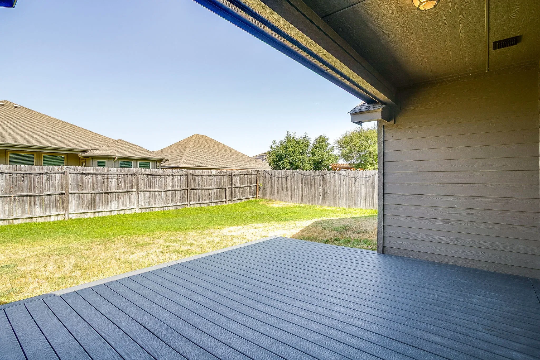 Single Family Residence For Sale in Parker County , 213 Marina Drive, Azle, Texas 76020, 4 Bedroom, 2 Bathroom, 2 Garage spaces, 1,958 Sqft, built in 2019, mls#21354631, Real Estate Agent in Azle, Homes For Sale in Parker county, Homes For Sale in Azle, Realtor in Azle Texas, Real Estate Brokerage Independent Realty Texas, Luminita Cordes Realtor