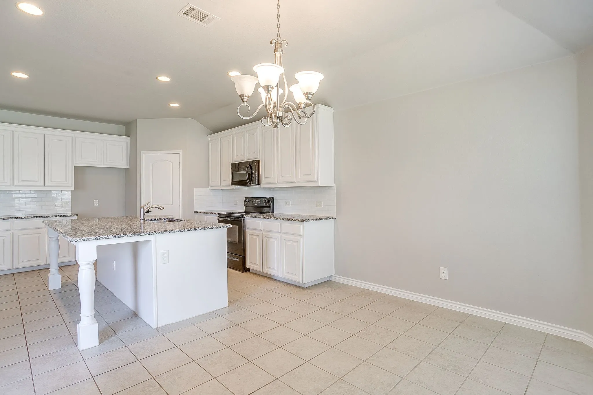 Single Family Residence For Sale in Parker County , 213 Marina Drive, Azle, Texas 76020, 4 Bedroom, 2 Bathroom, 2 Garage spaces, 1,958 Sqft, built in 2019, mls#21354631, Real Estate Agent in Azle, Homes For Sale in Parker county, Homes For Sale in Azle, Realtor in Azle Texas, Real Estate Brokerage Independent Realty Texas, Luminita Cordes Realtor