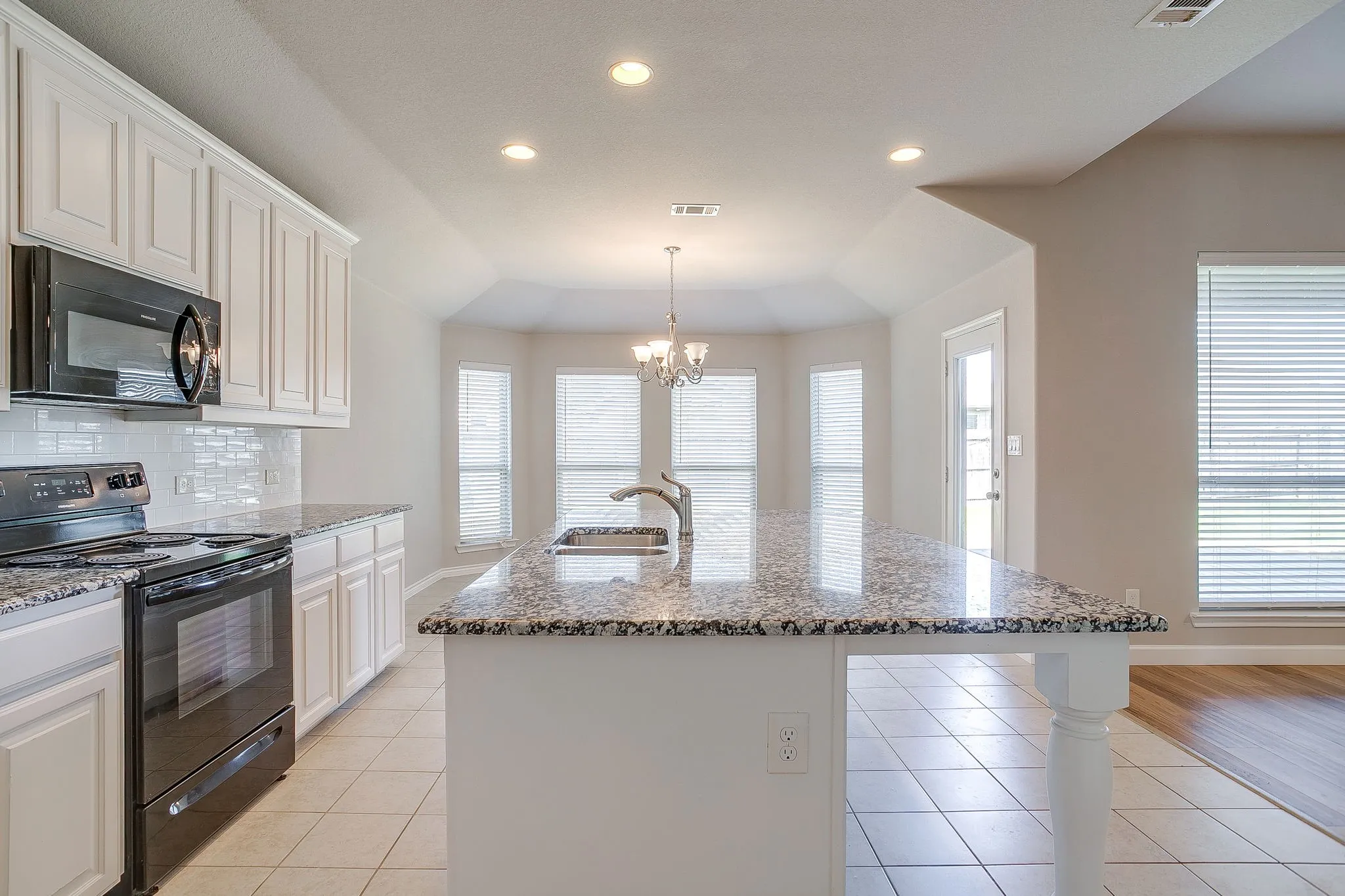 Single Family Residence For Sale in Parker County , 213 Marina Drive, Azle, Texas 76020, 4 Bedroom, 2 Bathroom, 2 Garage spaces, 1,958 Sqft, built in 2019, mls#21354631, Real Estate Agent in Azle, Homes For Sale in Parker county, Homes For Sale in Azle, Realtor in Azle Texas, Real Estate Brokerage Independent Realty Texas, Luminita Cordes Realtor