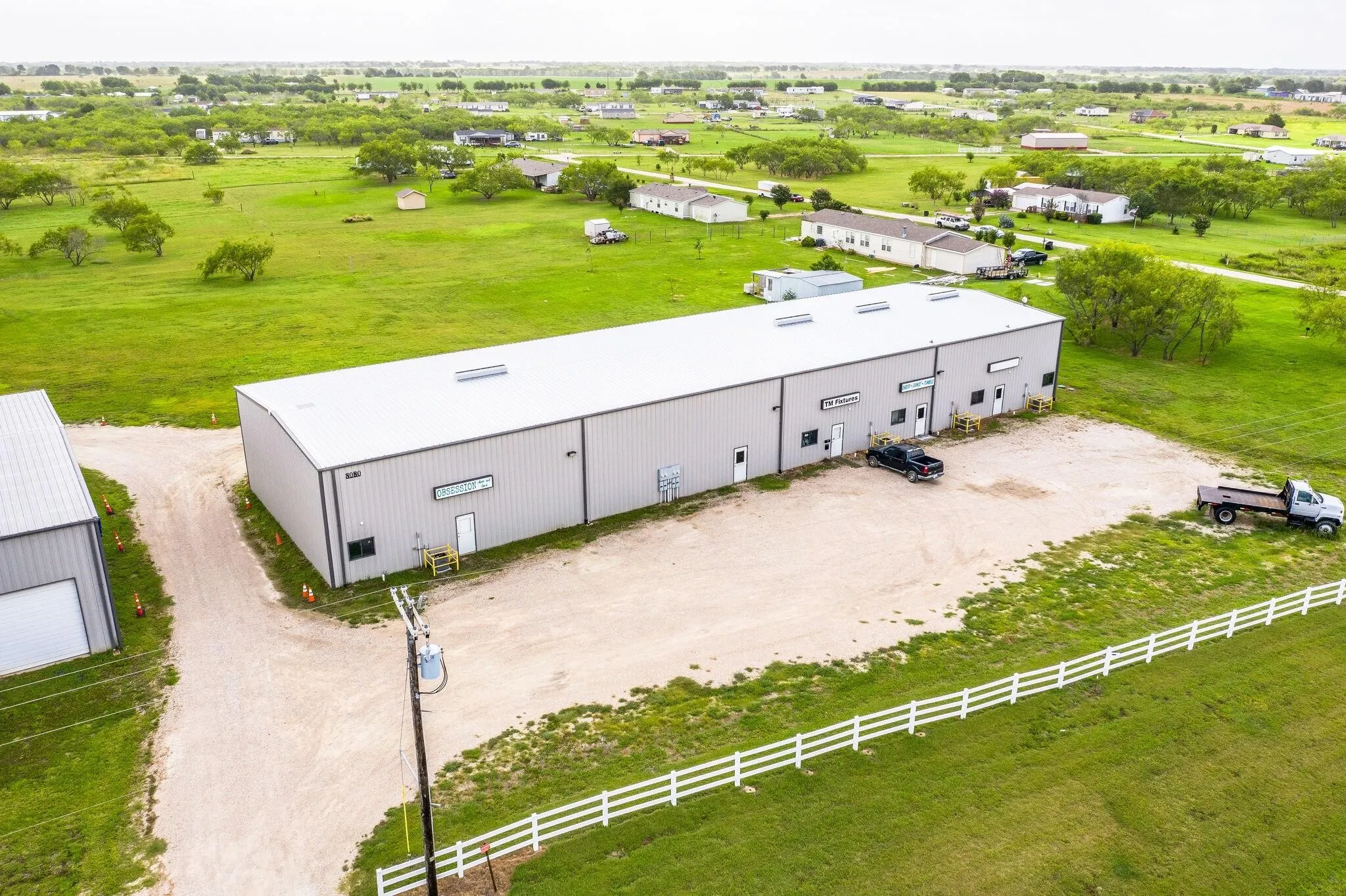Warehouse For Sale in Kaufman County , 8081 E HIGHWAY 175, Kemp, Texas 75143, 0, 0, Garage spaces, 0 Sqft, built in 2015, Price $950,000, mls#21354637, Real Estate Agent in Kemp, Homes For Sale in Kaufman county, Homes For Sale in Kemp, Realtor in Kemp Texas, Real Estate Brokerage Independent Realty Texas, Luminita Cordes Realtor