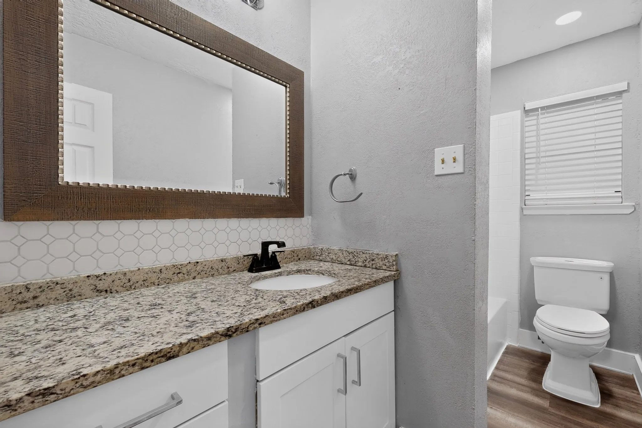 Single Family Residence For Sale in Dallas County , 3932 Farrington Street, Mesquite, Texas 75150, 3 Bedroom, 2 Bathroom, Garage spaces, 1,976 Sqft, built in 1981, mls#21350888, Real Estate Agent in Mesquite, Homes For Sale in Dallas county, Homes For Sale in Mesquite, Realtor in Mesquite Texas, Real Estate Brokerage Independent Realty Texas, Luminita Cordes Realtor