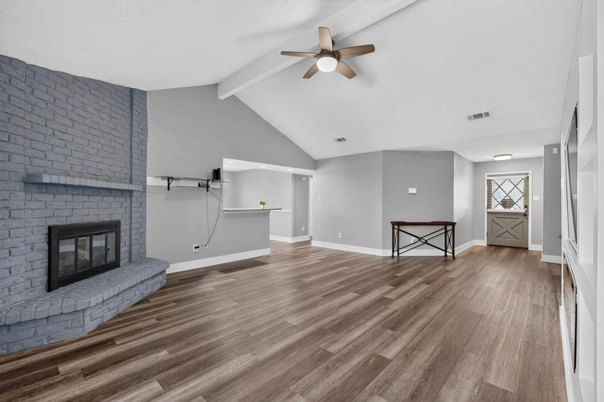 Single Family Residence For Sale in Dallas County , 3932 Farrington Street, Mesquite, Texas 75150, 3 Bedroom, 2 Bathroom, Garage spaces, 1,976 Sqft, built in 1981, mls#21350888, Real Estate Agent in Mesquite, Homes For Sale in Dallas county, Homes For Sale in Mesquite, Realtor in Mesquite Texas, Real Estate Brokerage Independent Realty Texas, Luminita Cordes Realtor
