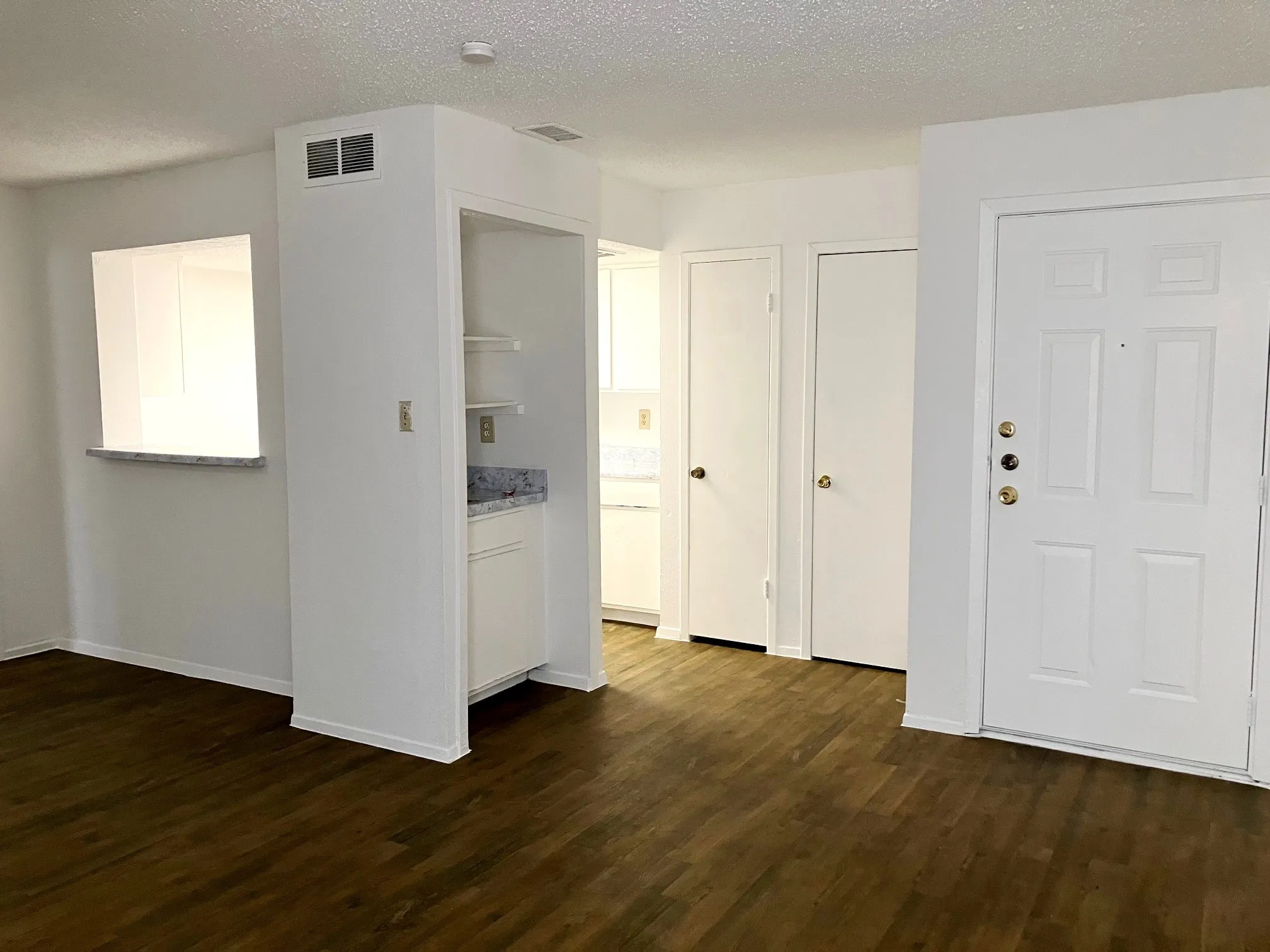 Condominium For Sale in Dallas County , 7431 Holly Hill Drive 115, Dallas, Texas 75231, 1 Bedroom, 1 Bathroom, Garage spaces, 620 Sqft, built in 1979, mls#21354648, Real Estate Agent in Dallas, Homes For Sale in Dallas county, Homes For Sale in Dallas, Realtor in Dallas Texas, Real Estate Brokerage Independent Realty Texas, Luminita Cordes Realtor