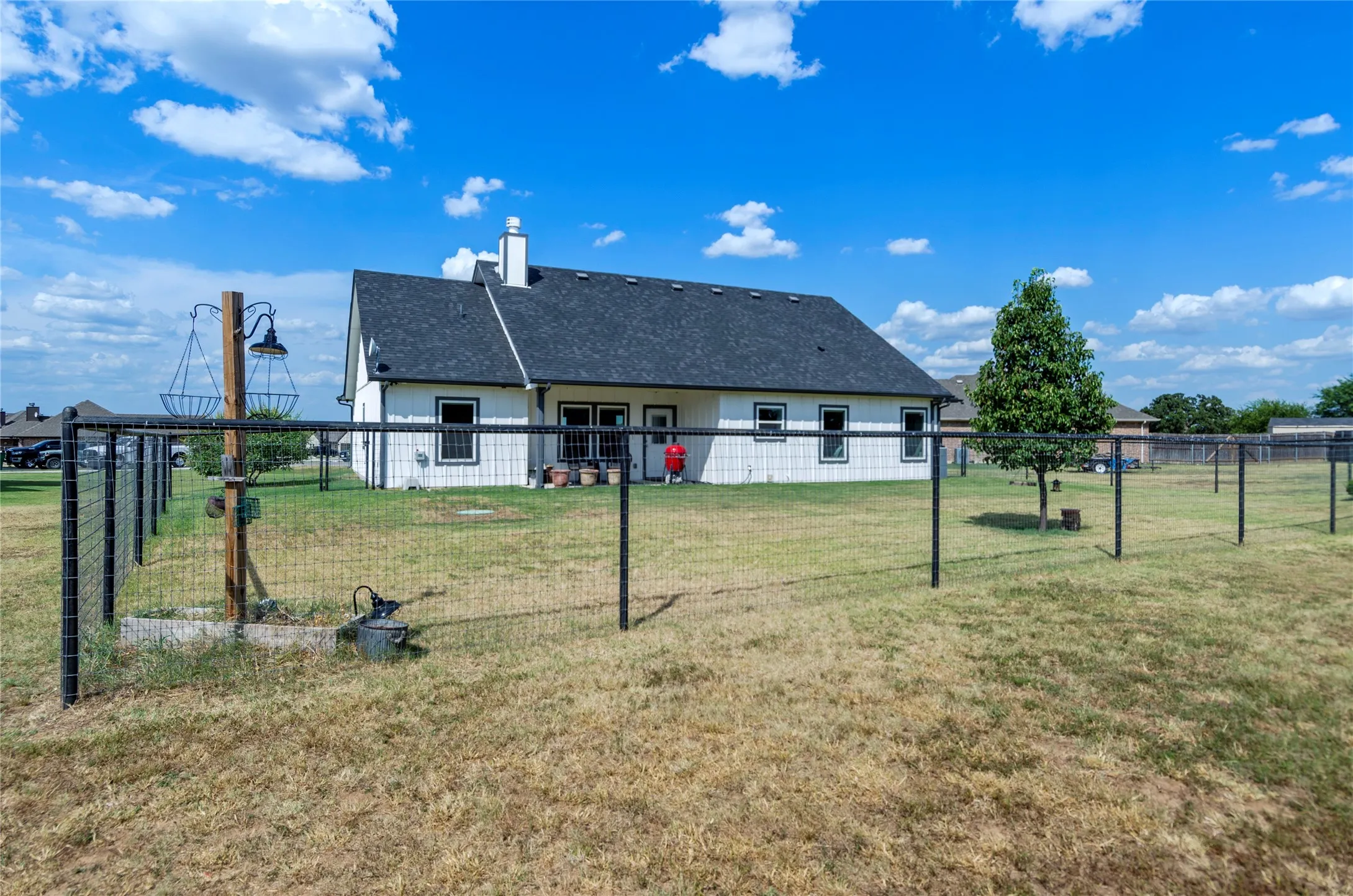 Single Family Residence For Sale in Wise County , 108 Daisy Court, Paradise, Texas 76073, 3 Bedroom, 2 Bathroom, 2 Garage spaces, 1,538 Sqft, built in 2021, mls#21354630, Real Estate Agent in Paradise, Homes For Sale in Wise county, Homes For Sale in Paradise, Realtor in Paradise Texas, Real Estate Brokerage Independent Realty Texas, Luminita Cordes Realtor