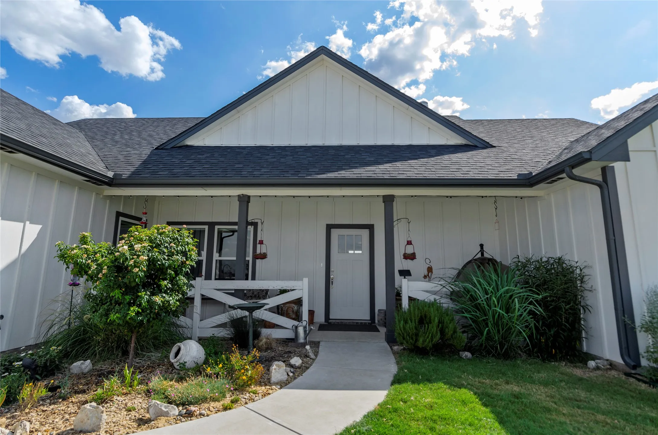 Single Family Residence For Sale in Wise County , 108 Daisy Court, Paradise, Texas 76073, 3 Bedroom, 2 Bathroom, 2 Garage spaces, 1,538 Sqft, built in 2021, mls#21354630, Real Estate Agent in Paradise, Homes For Sale in Wise county, Homes For Sale in Paradise, Realtor in Paradise Texas, Real Estate Brokerage Independent Realty Texas, Luminita Cordes Realtor