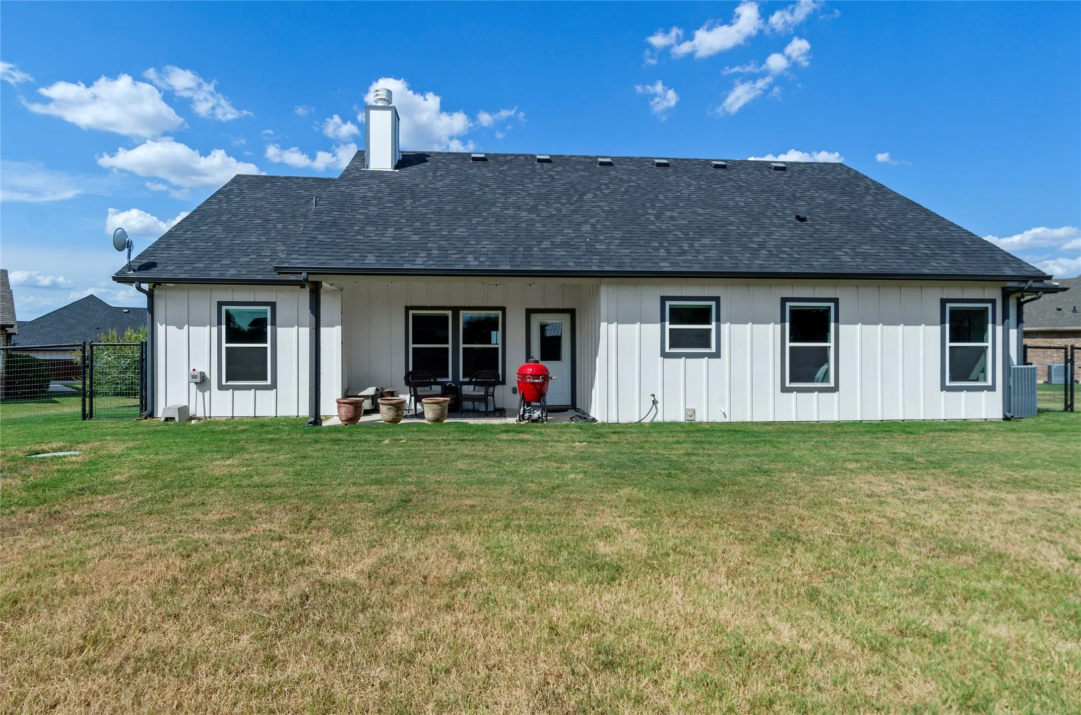 Single Family Residence For Sale in Wise County , 108 Daisy Court, Paradise, Texas 76073, 3 Bedroom, 2 Bathroom, 2 Garage spaces, 1,538 Sqft, built in 2021, mls#21354630, Real Estate Agent in Paradise, Homes For Sale in Wise county, Homes For Sale in Paradise, Realtor in Paradise Texas, Real Estate Brokerage Independent Realty Texas, Luminita Cordes Realtor