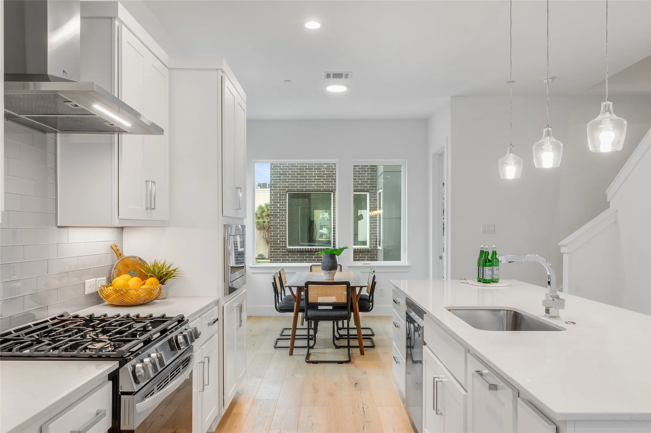 Townhouse For Rent in Dallas County , 3915 N Hall Street 203, Dallas, Texas 75219, 3 Bedrooms, 4 Bathrooms, 2 Garage spaces, 1,986 Sqft, built in 2023, Price $4,250, mls#21354656, Real Estate Agent in Dallas, Homes For Rent in Dallas county, Homes For Rent in Dallas, Realtor in Dallas Texas, Real Estate Brokerage Independent Realty Texas, Luminita Cordes Realtor