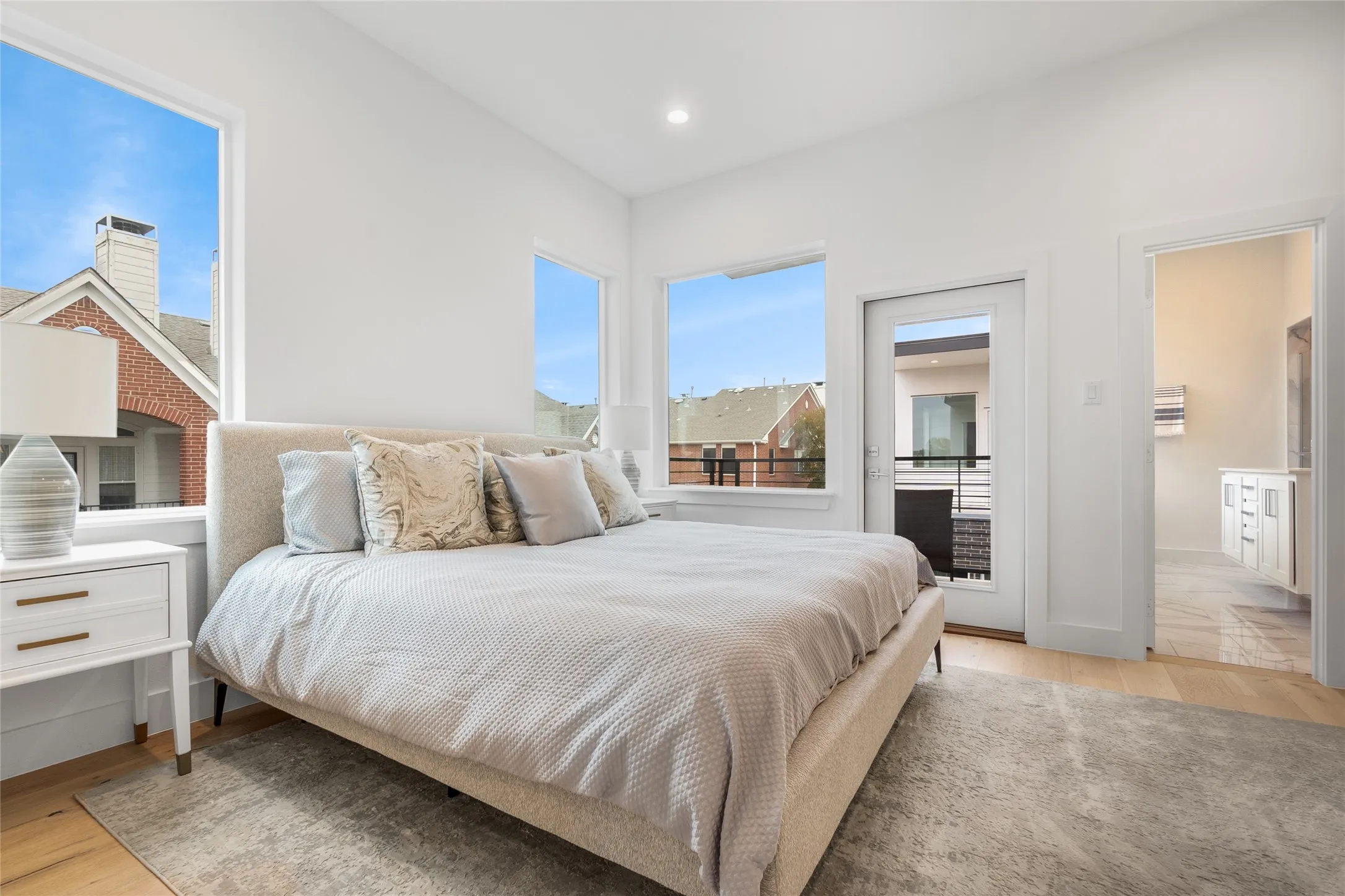 Townhouse For Rent in Dallas County , 3915 N Hall Street 203, Dallas, Texas 75219, 3 Bedrooms, 4 Bathrooms, 2 Garage spaces, 1,986 Sqft, built in 2023, Price $4,250, mls#21354656, Real Estate Agent in Dallas, Homes For Rent in Dallas county, Homes For Rent in Dallas, Realtor in Dallas Texas, Real Estate Brokerage Independent Realty Texas, Luminita Cordes Realtor